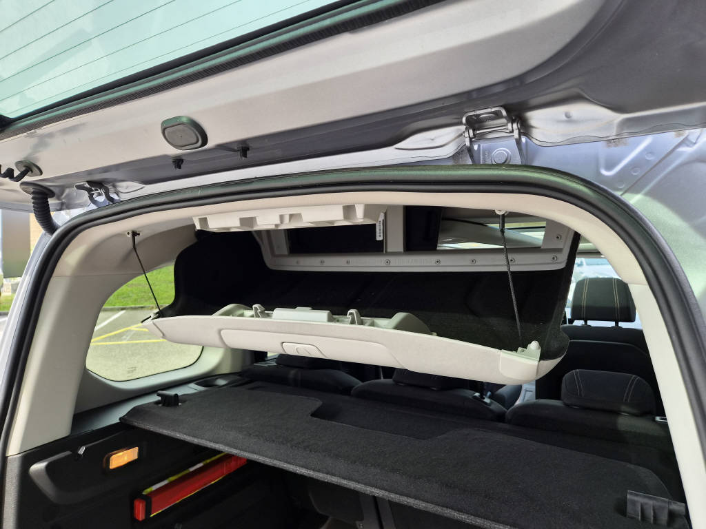 PEUGEOT Rifter 1.2 130cv GT automatique - crochet)-image-13
