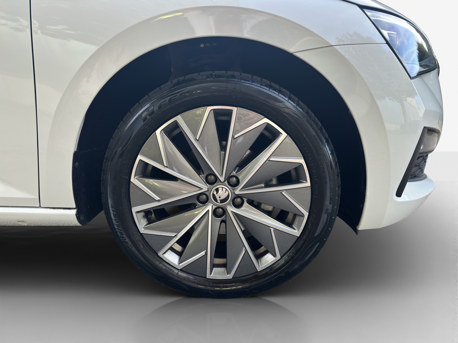 SKODA Scala 1.5 TSI ACT Tour DSG-image-13