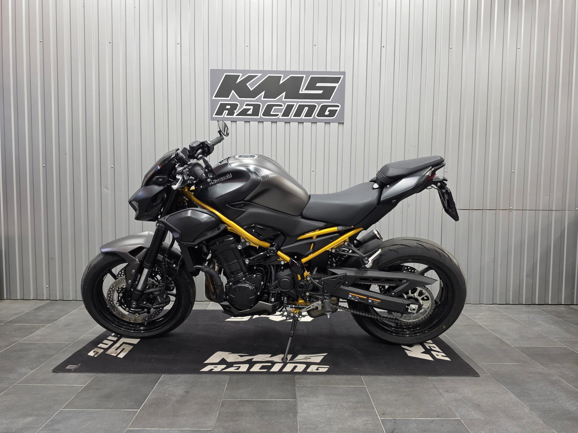 KAWASAKI Z 900 (35kW)-showroom-element-1