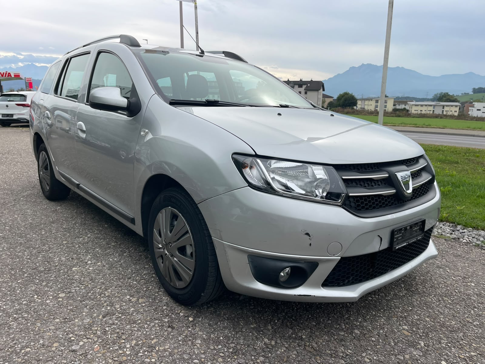 DACIA Logan MCV 0.9 Essential Automatic-image-2