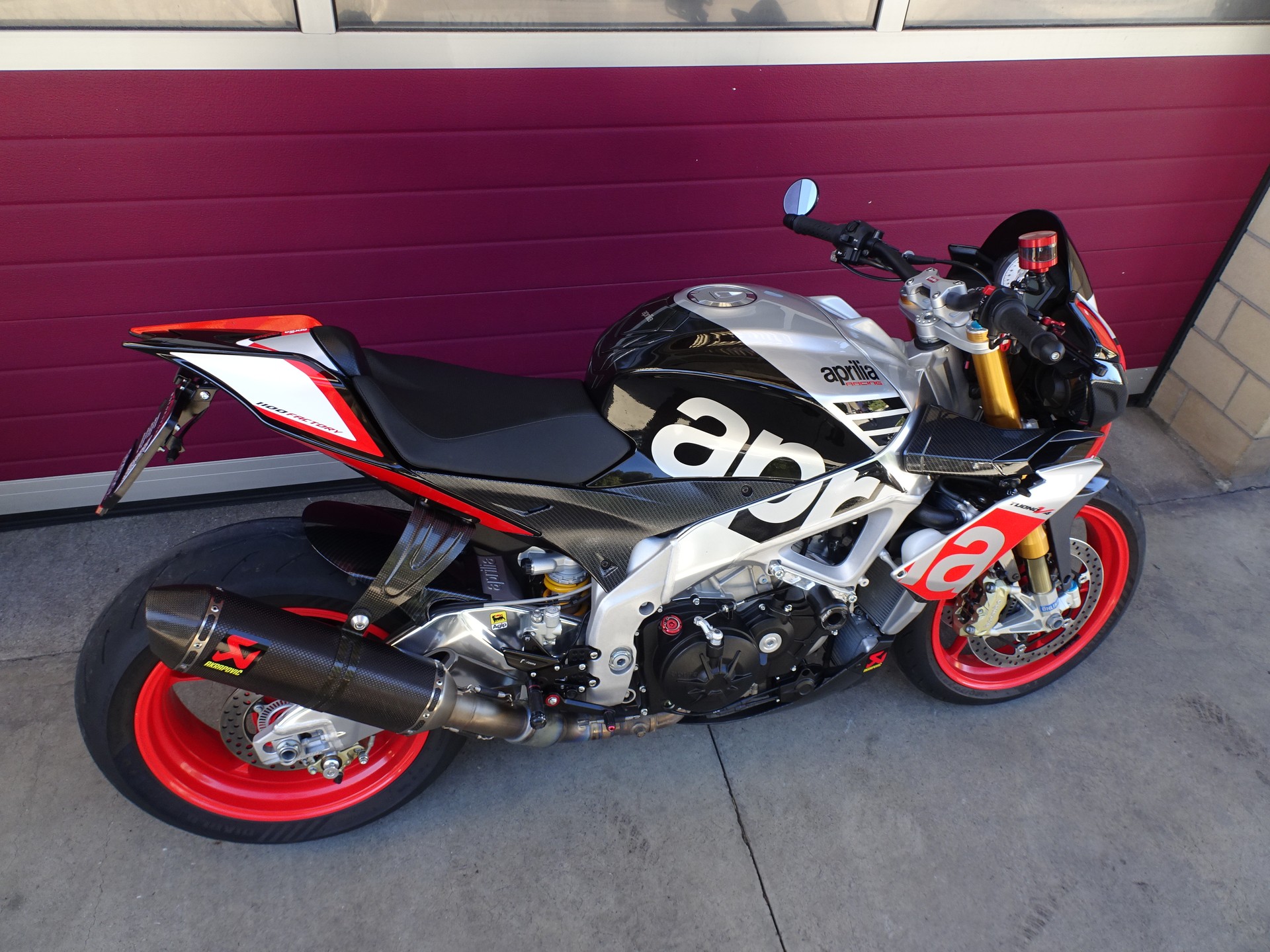APRILIA Tuono V4 1100 Factory-image-13