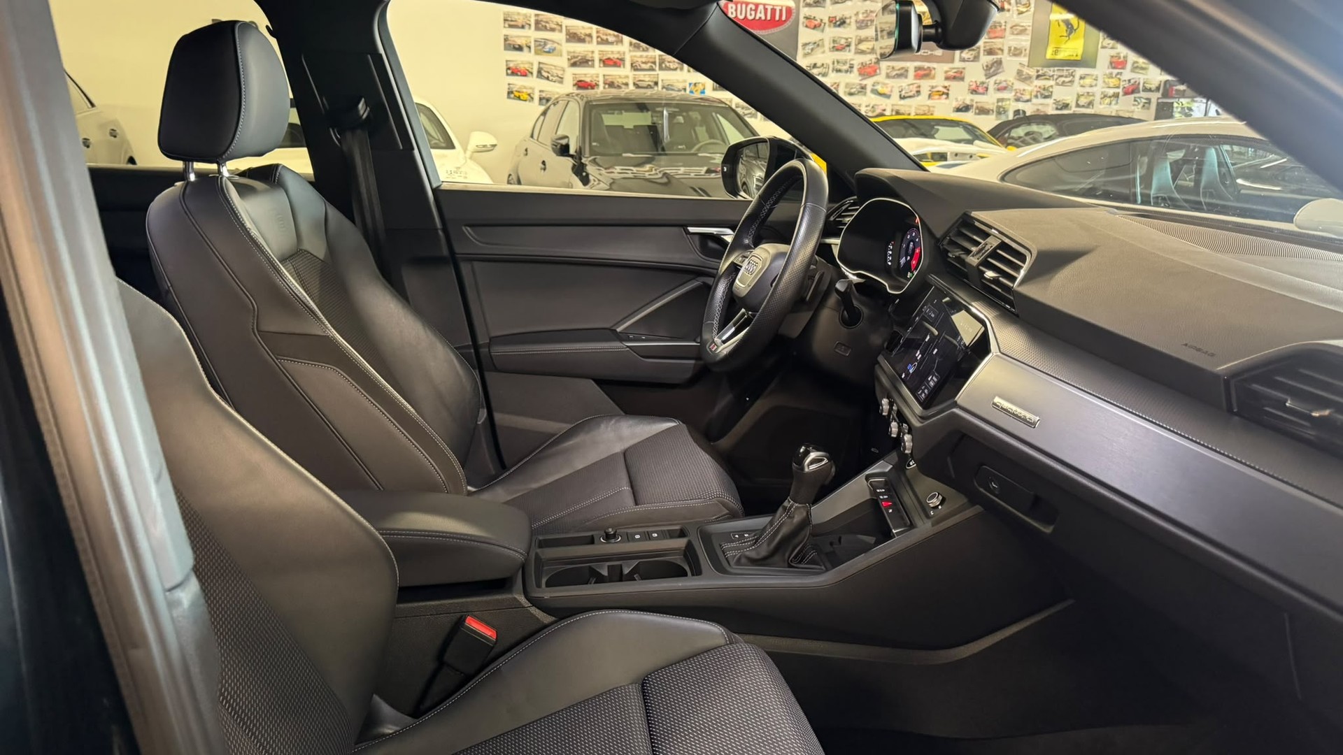 AUDI Q3 35 TDI S line Attraction quattro S-tronic-image-17