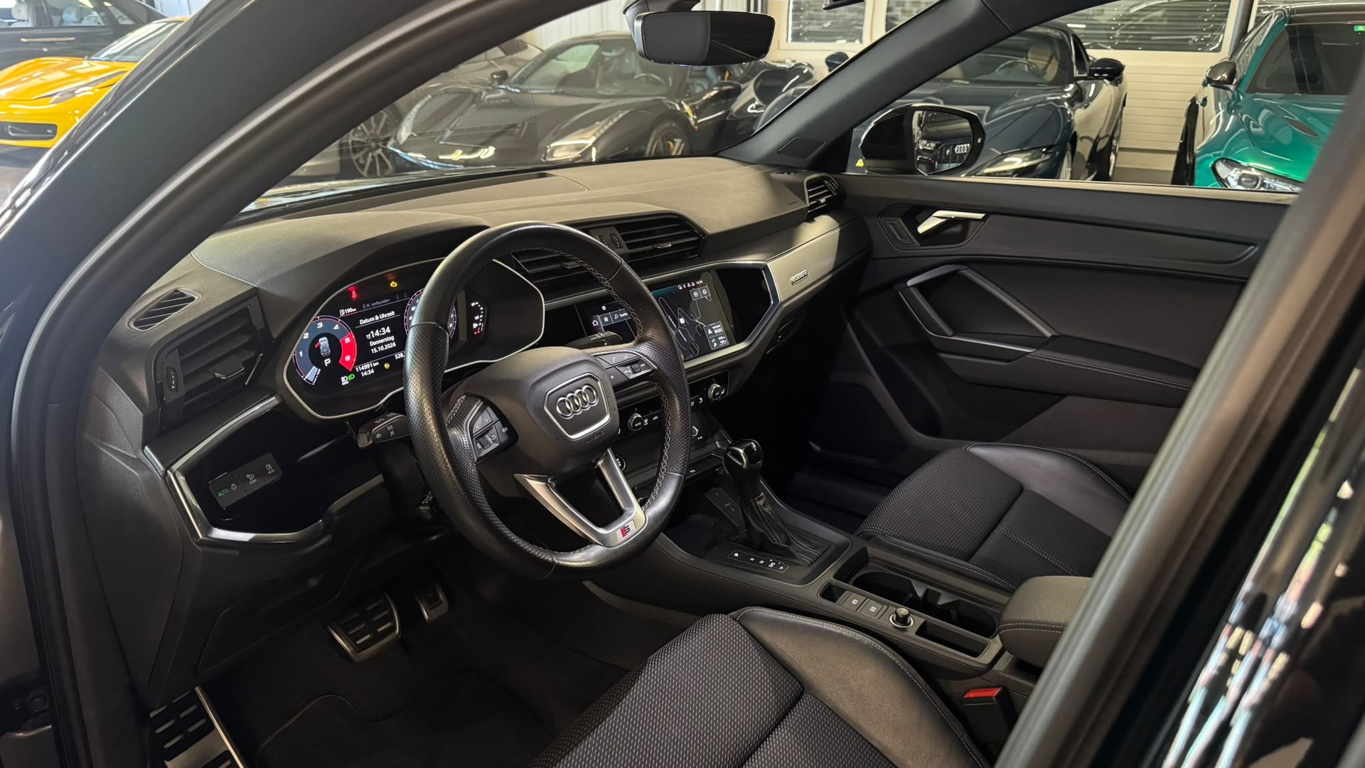 AUDI Q3 35 TDI S line Attraction quattro S-tronic-image-11