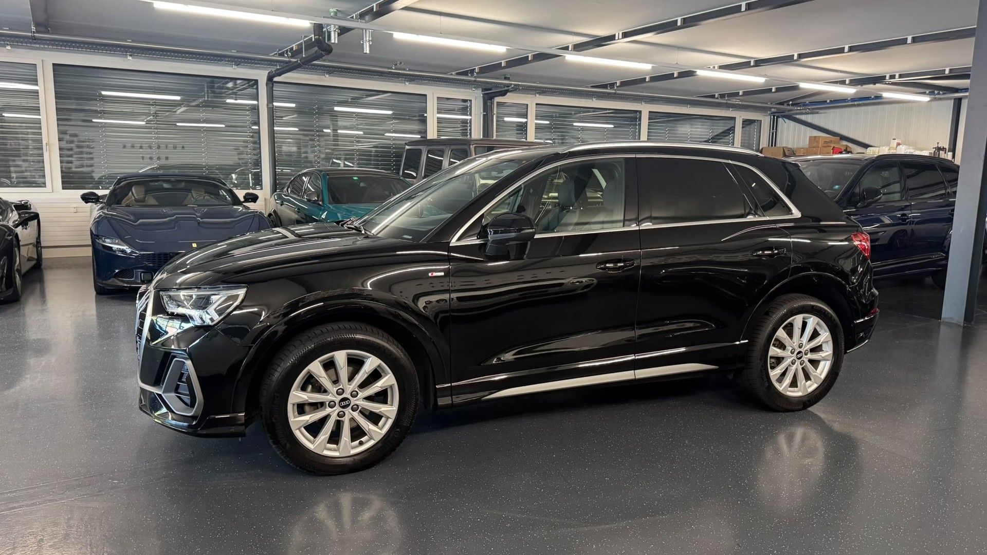 AUDI Q3 35 TDI S line Attraction quattro S-tronic-image-9