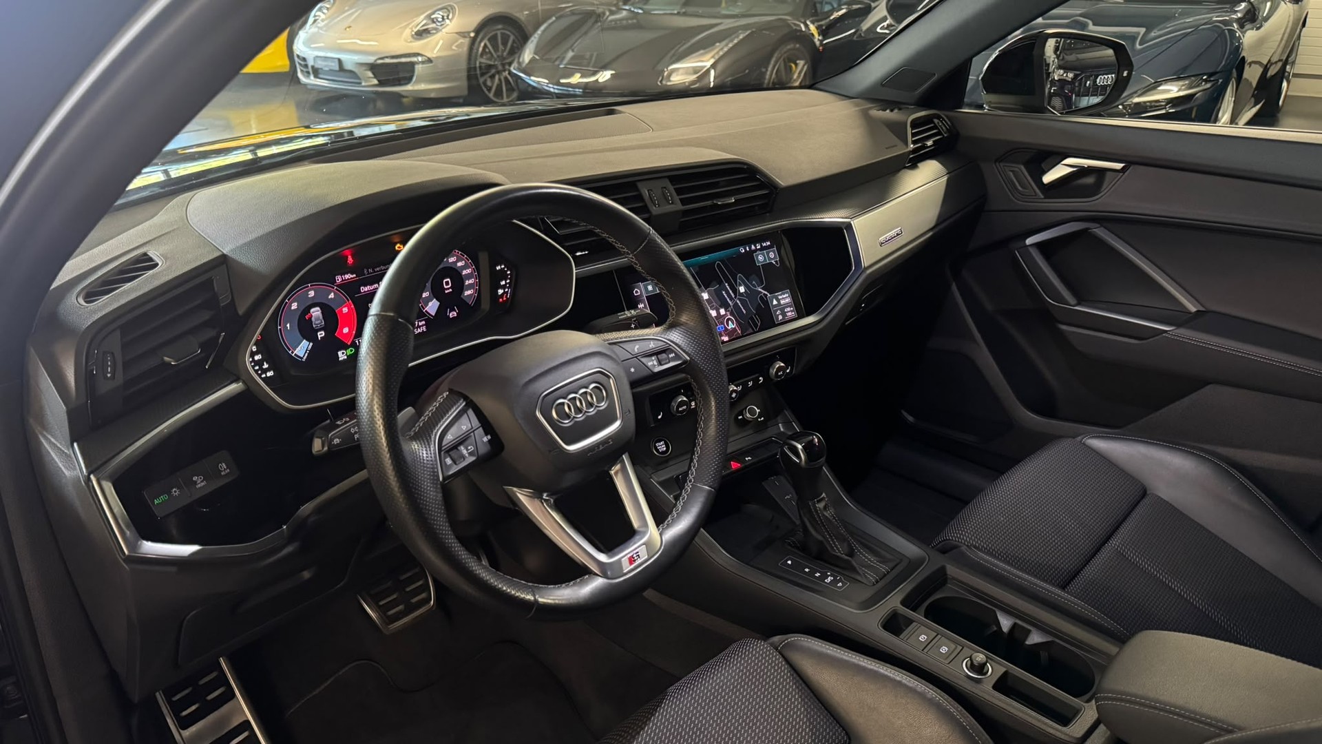 AUDI Q3 35 TDI S line Attraction quattro S-tronic-image-14