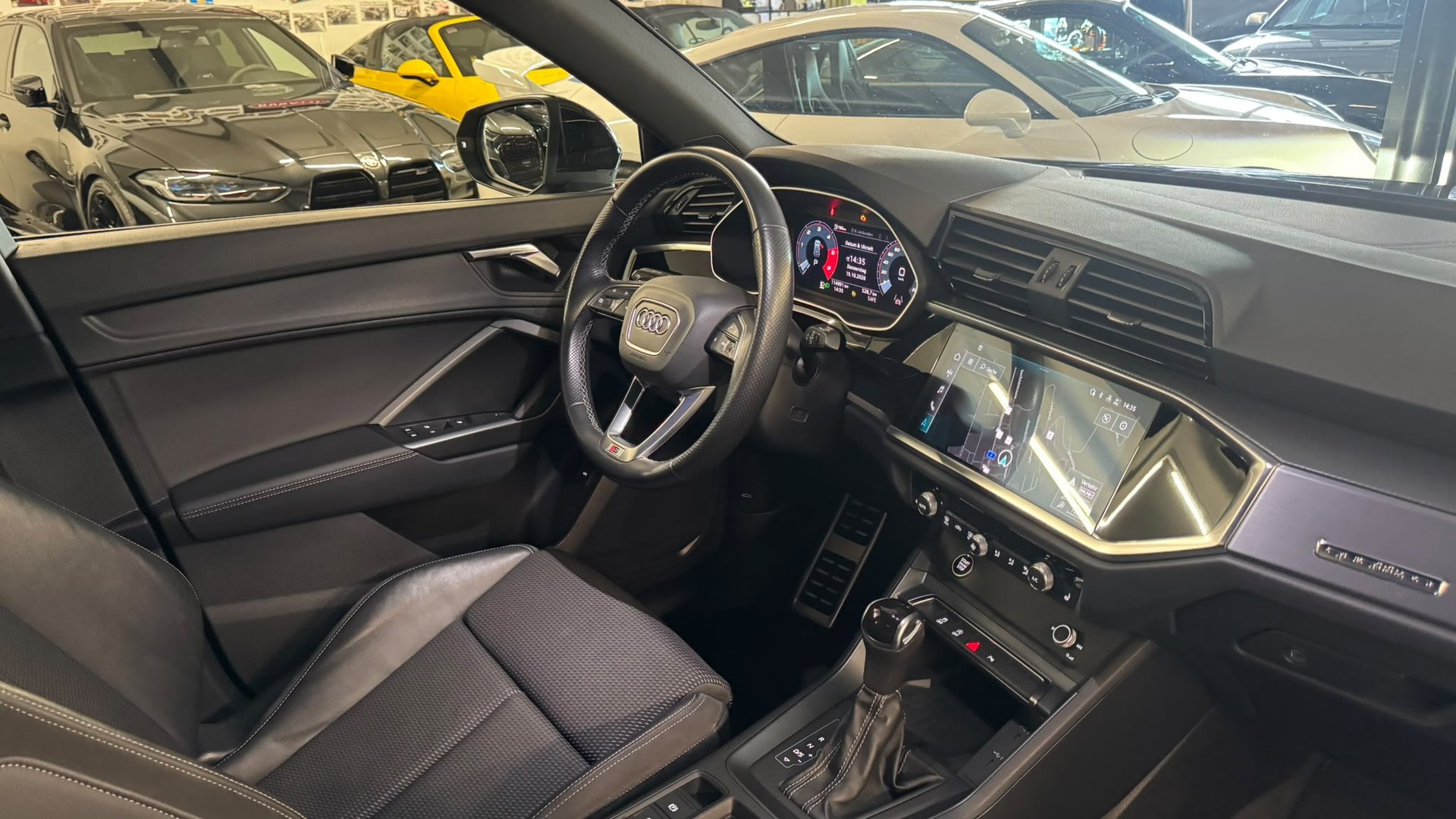 AUDI Q3 35 TDI S line Attraction quattro S-tronic-image-15
