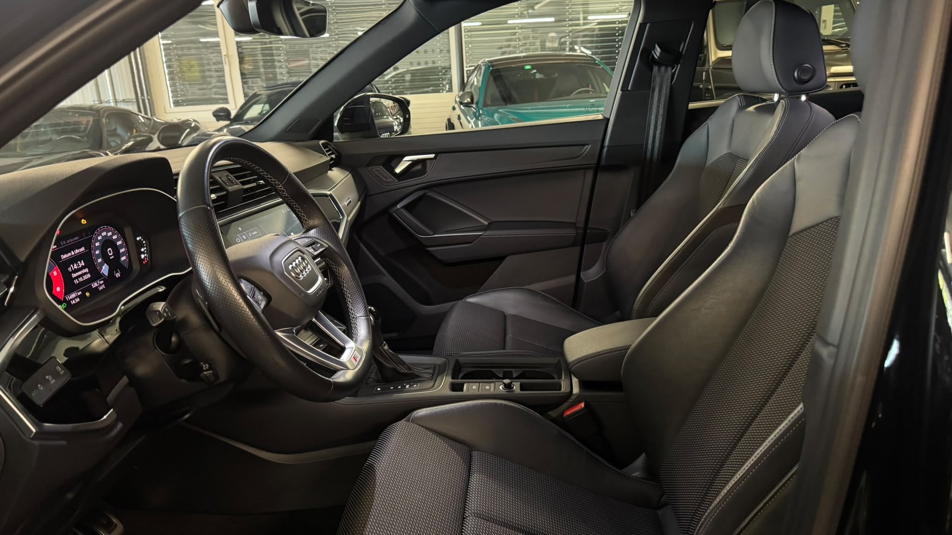AUDI Q3 35 TDI S line Attraction quattro S-tronic-image-12