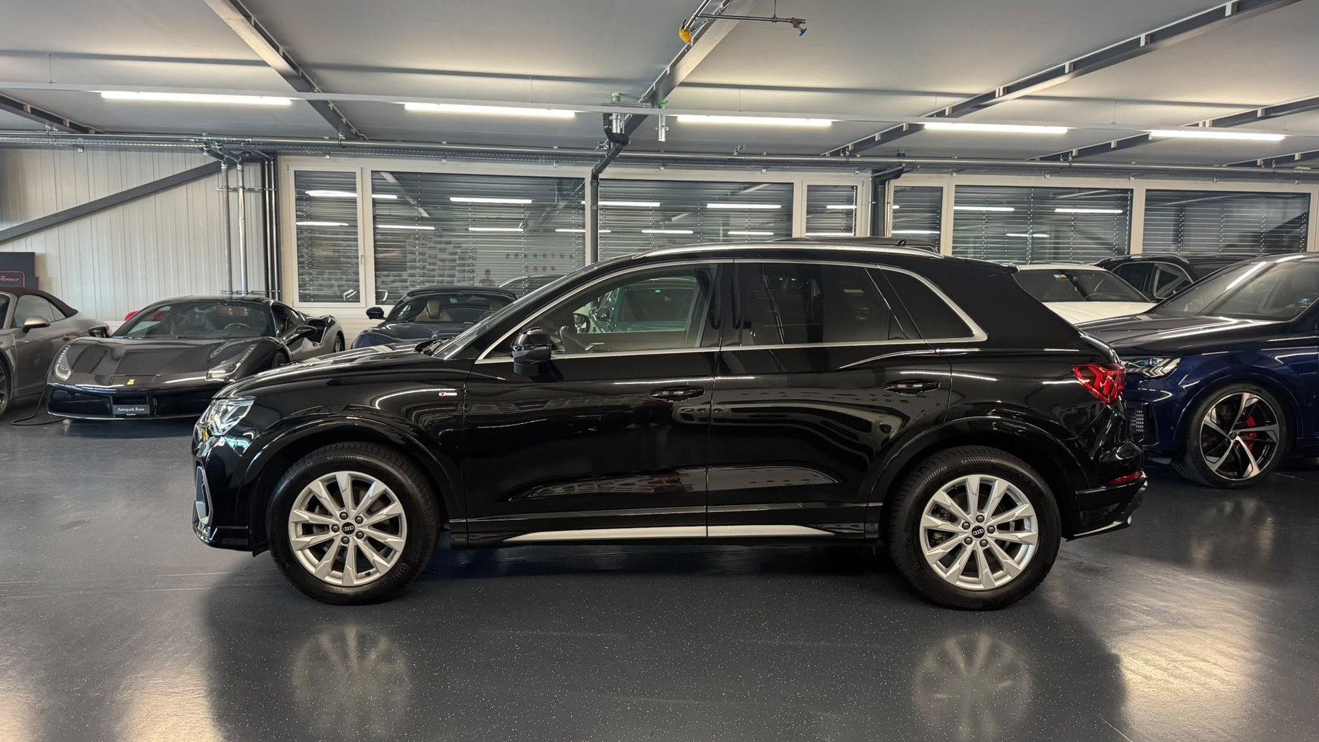 AUDI Q3 35 TDI S line Attraction quattro S-tronic-image-8