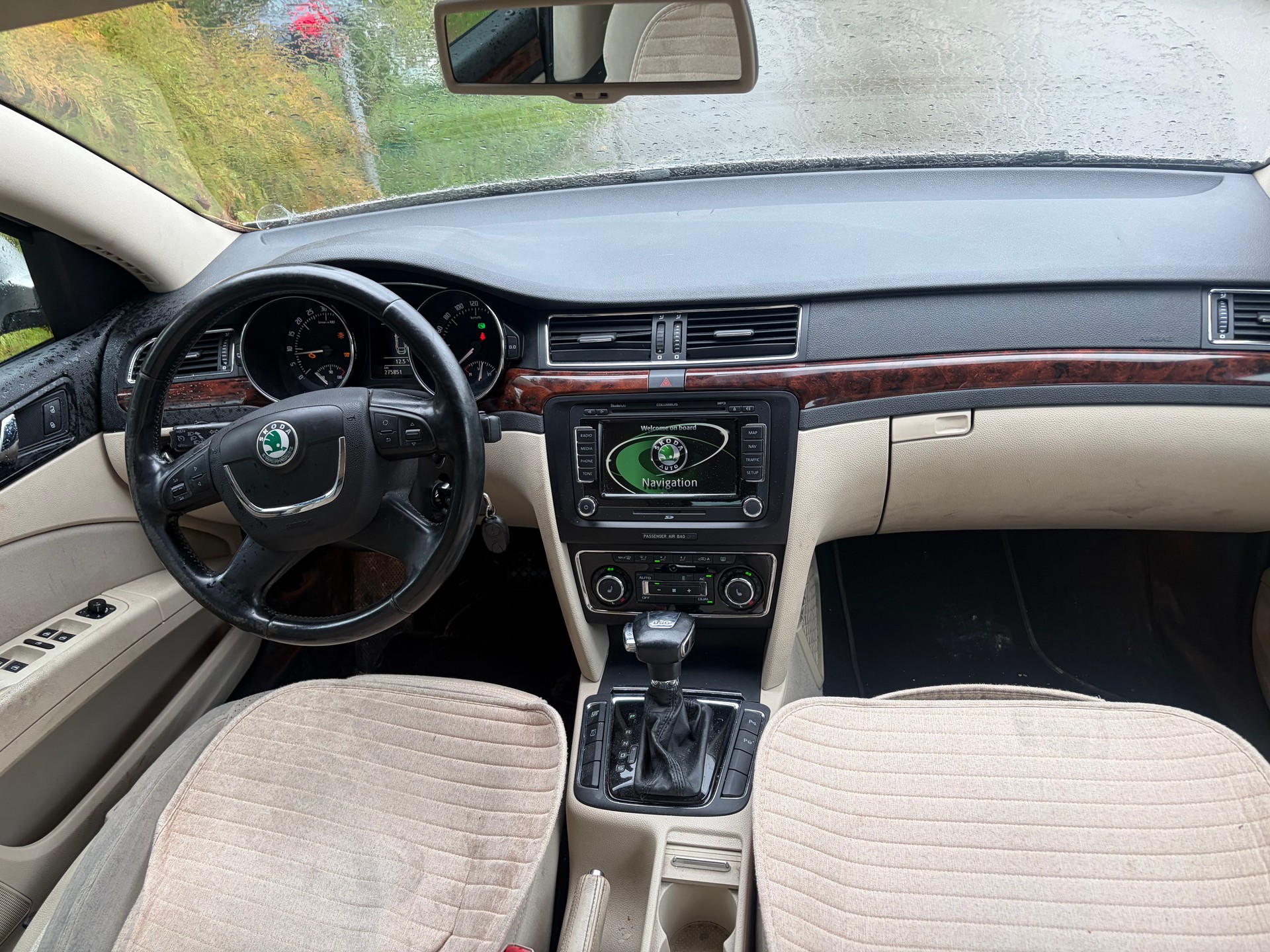 SKODA Superb 2.0 TDi Ambition 4x4 DSG-image-4