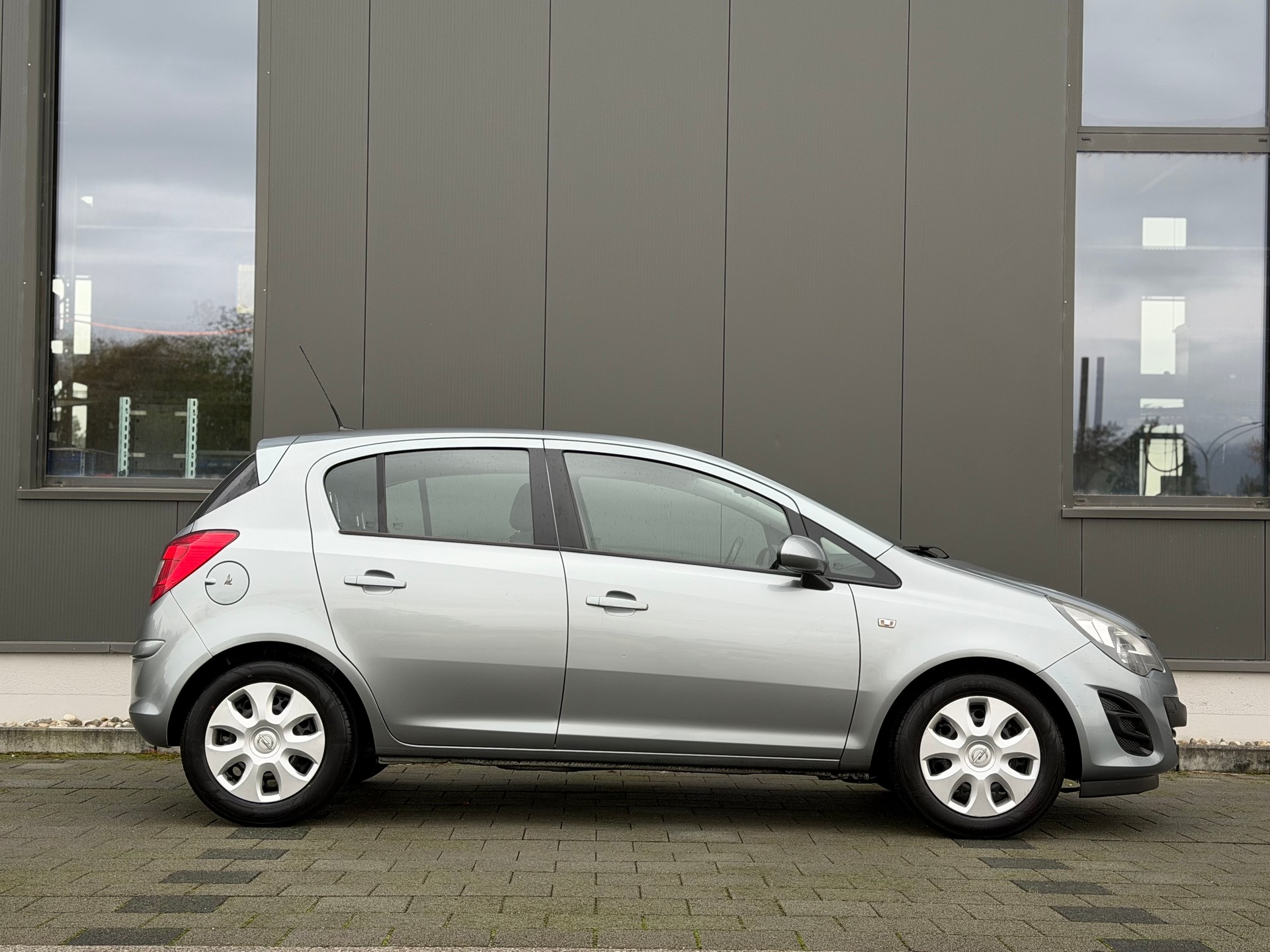 OPEL Corsa 1.4 TP Color Edition-image-3