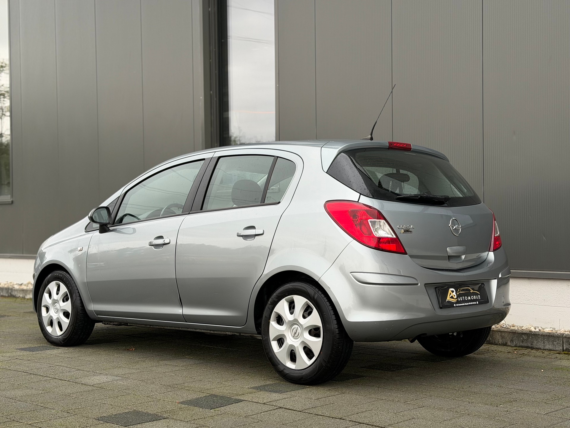OPEL Corsa 1.4 TP Color Edition-image-8