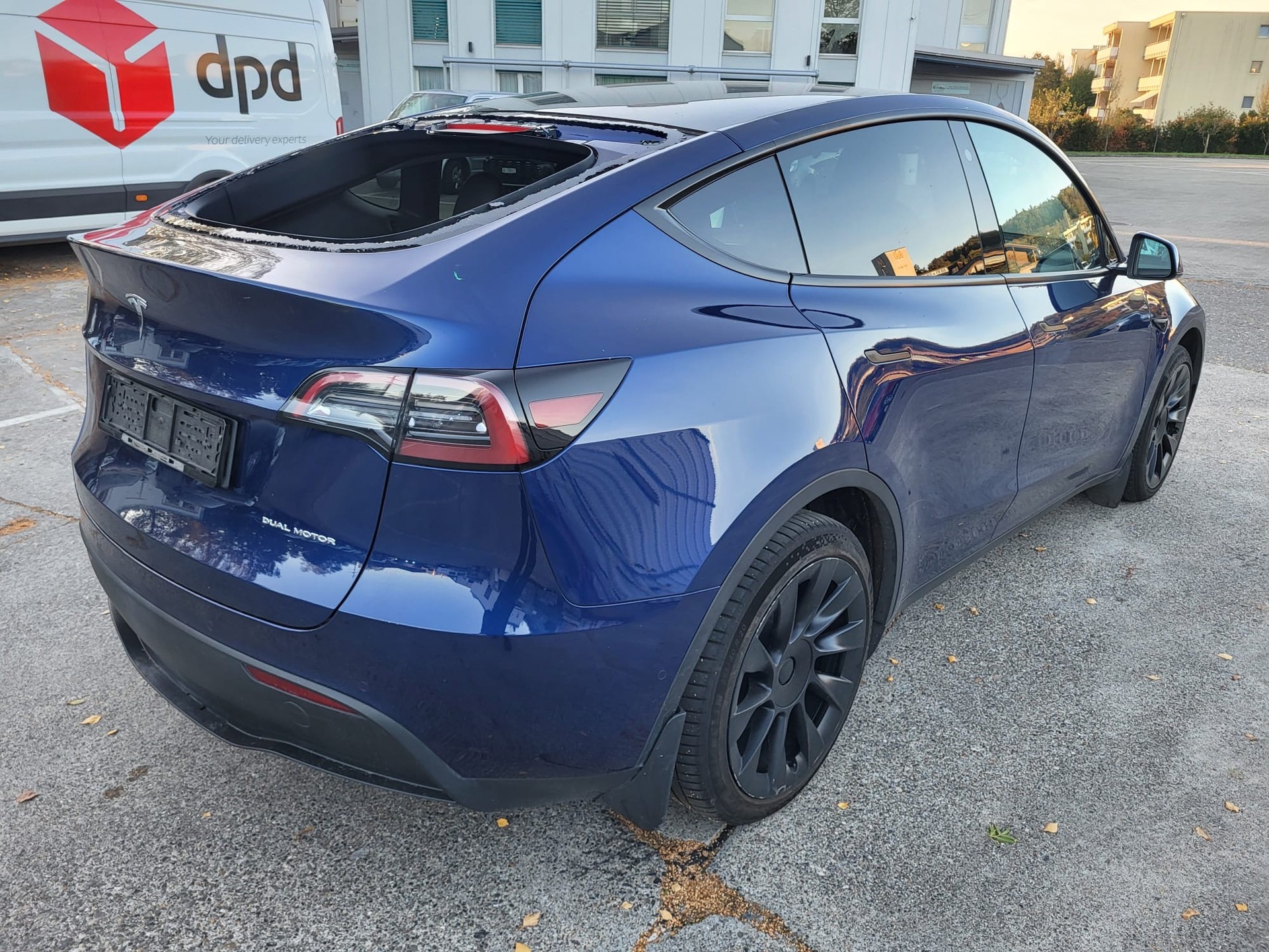 TESLA Model Y Long Range-image-3