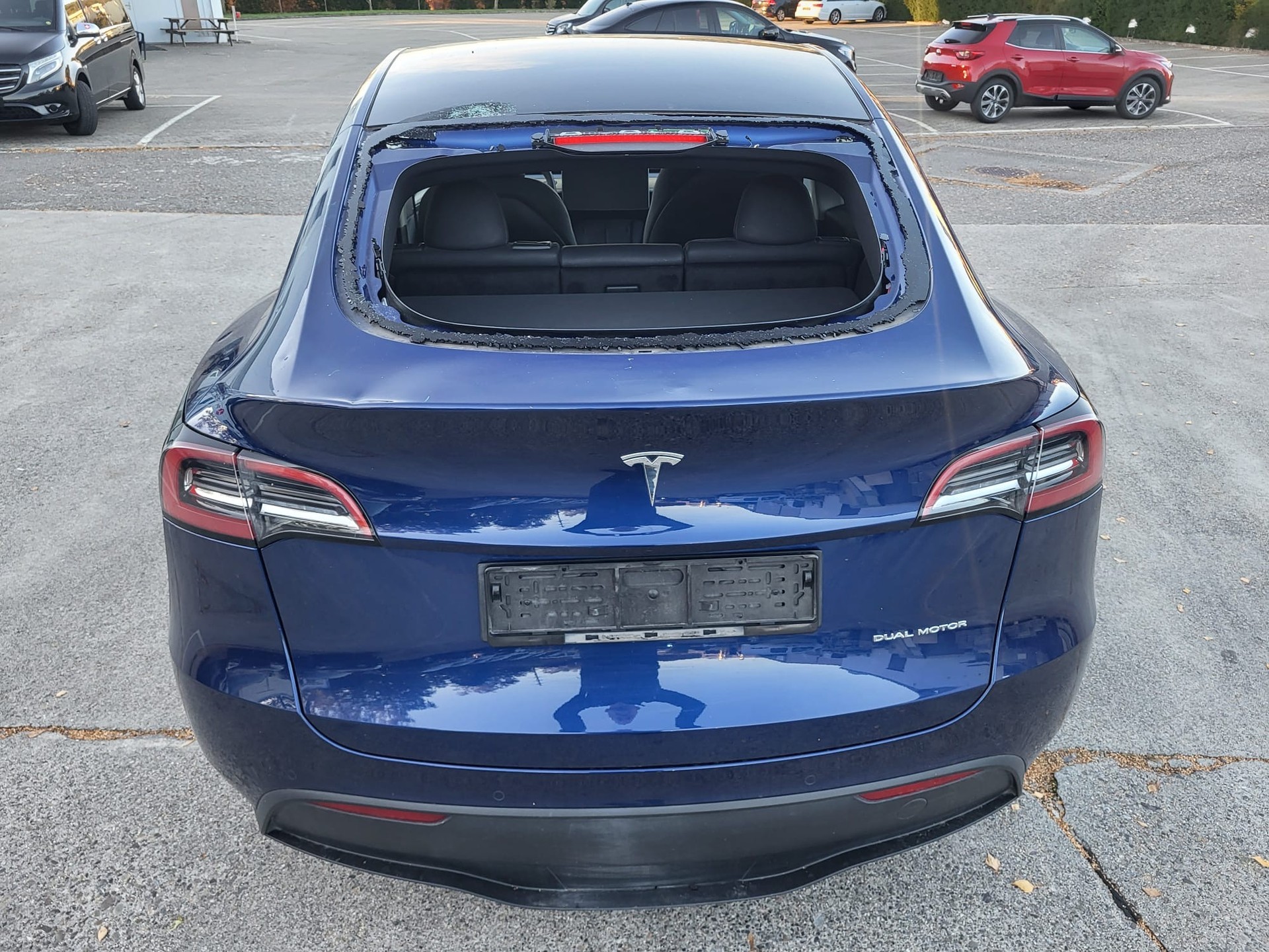 TESLA Model Y Long Range-image-4