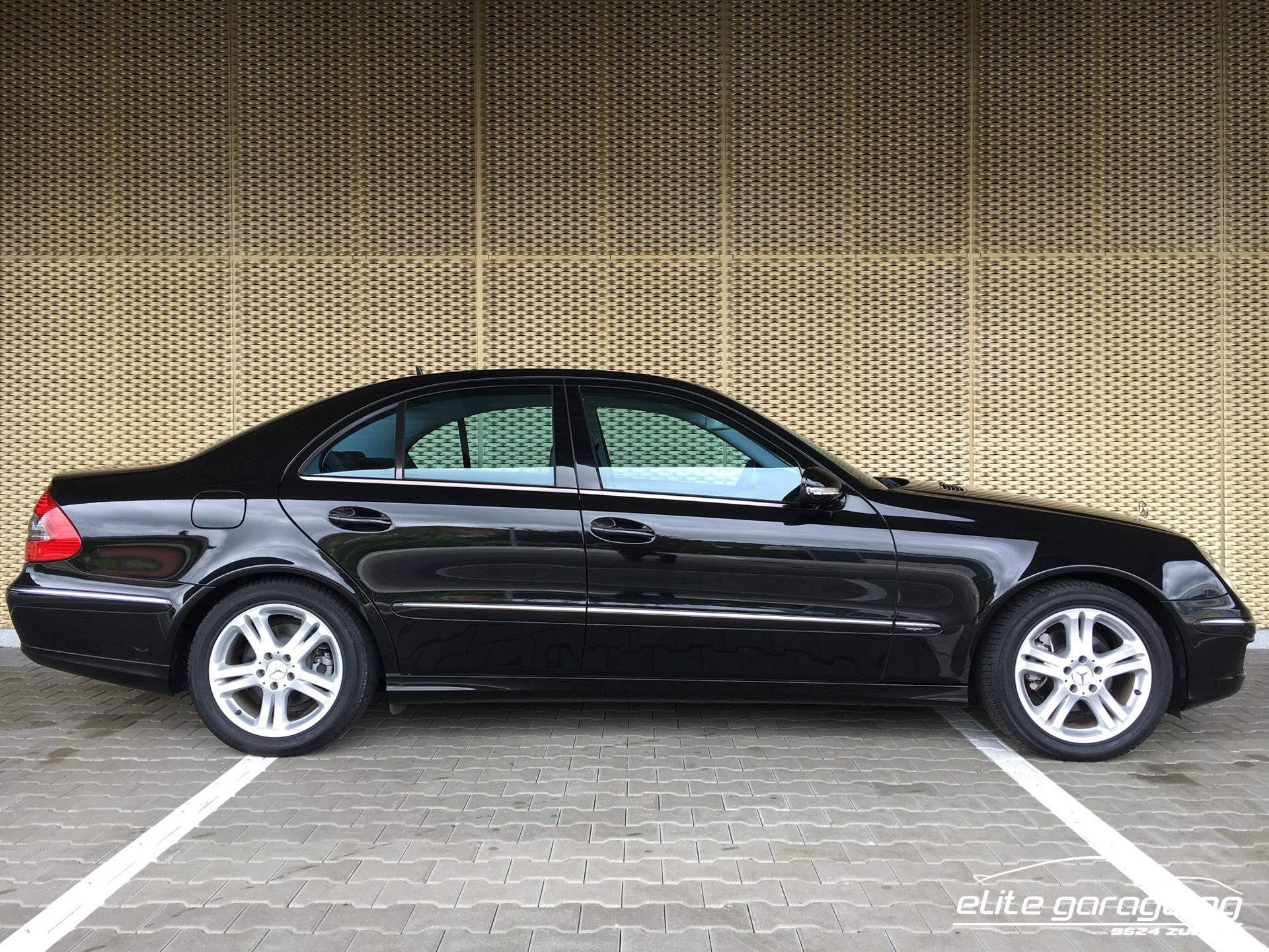 MERCEDES-BENZ E 320 CDI Avantgarde-image-3