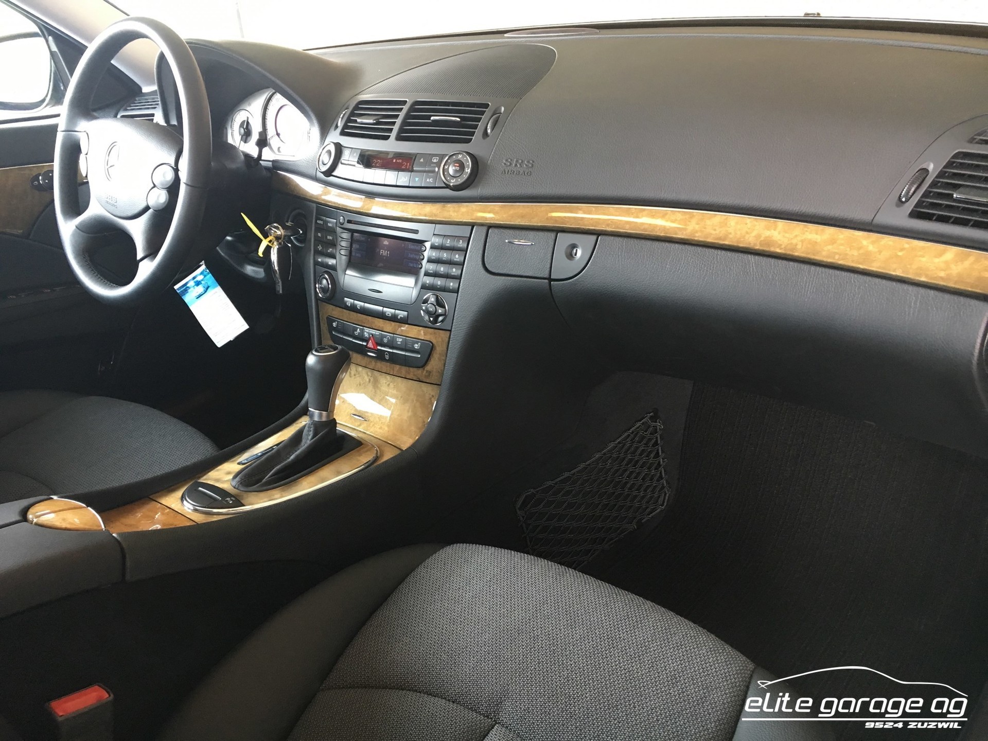 MERCEDES-BENZ E 320 CDI Avantgarde-image-10