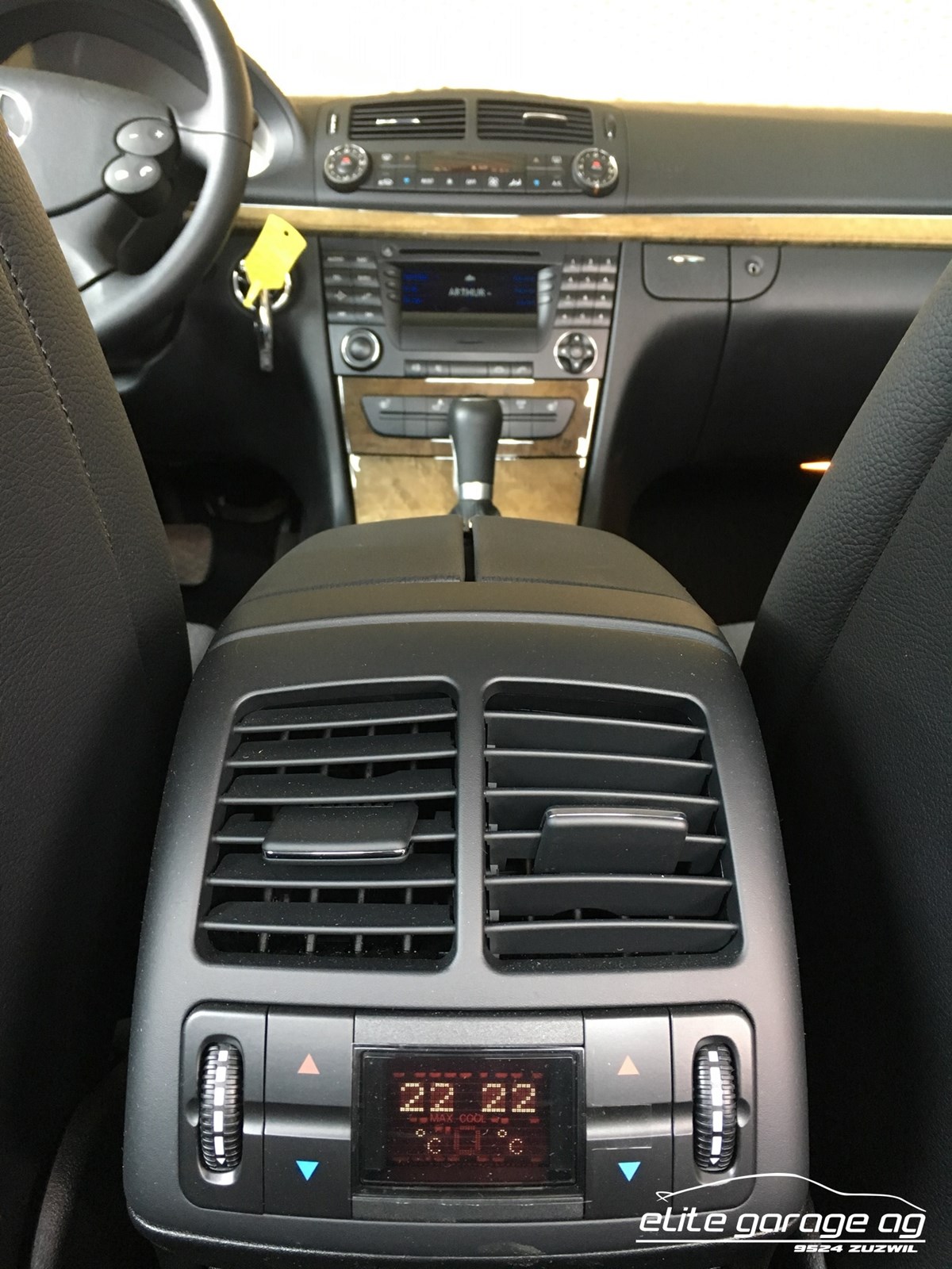 MERCEDES-BENZ E 320 CDI Avantgarde-image-9