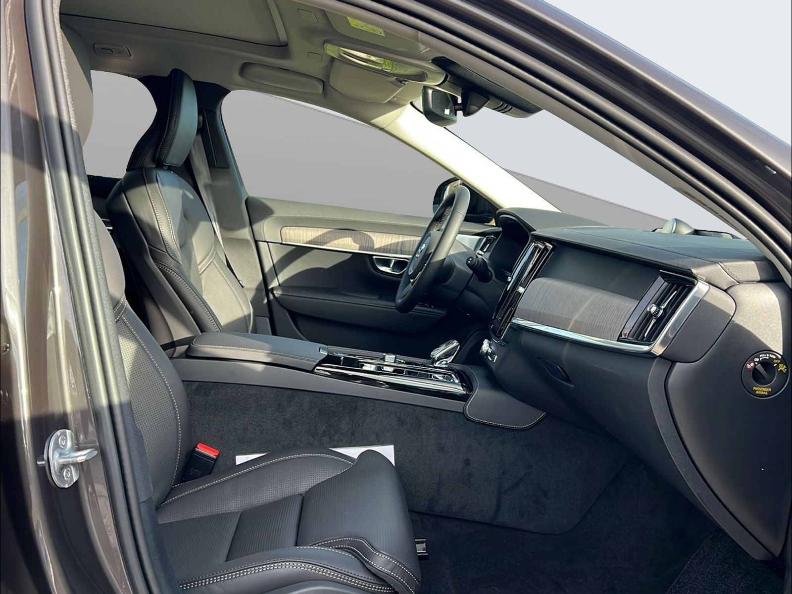 VOLVO V90 2.0 T8 TE Ultimate Dark eAWD-image-14