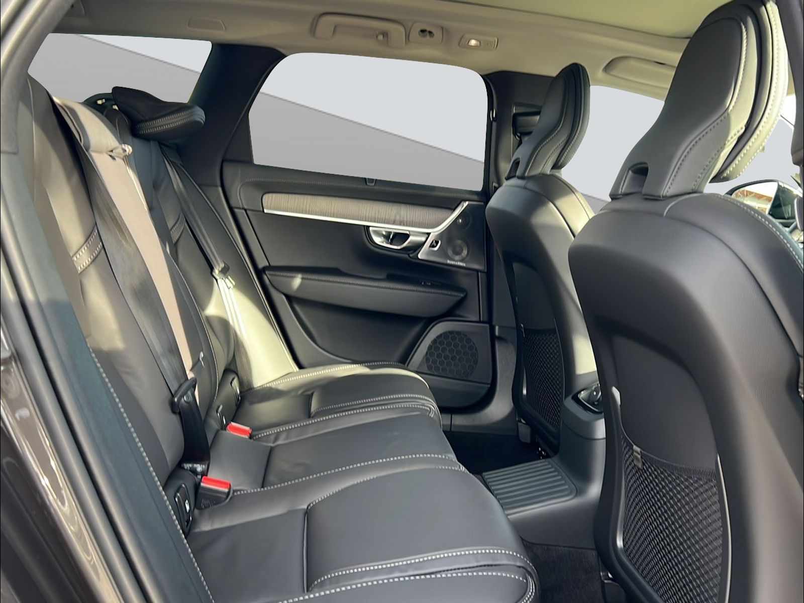 VOLVO V90 2.0 T8 TE Ultimate Dark eAWD-image-10