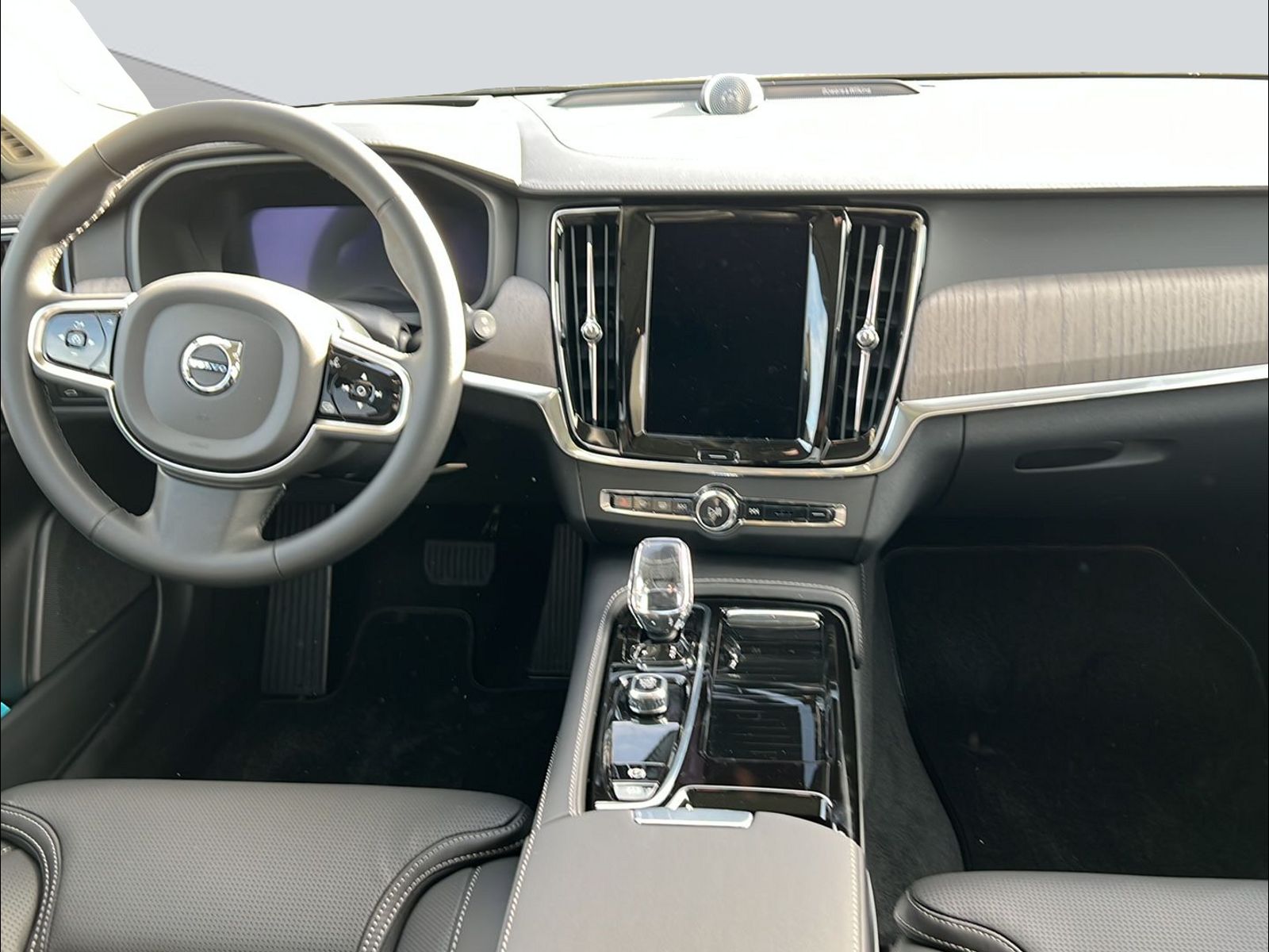 VOLVO V90 2.0 T8 TE Ultimate Dark eAWD-image-11