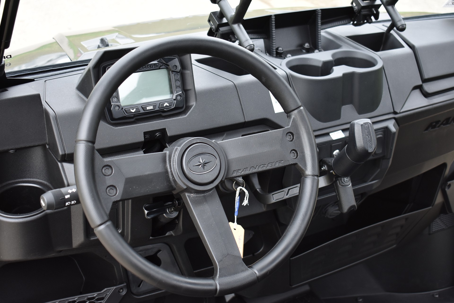 POLARIS RANGER XP 1000 Base 4x4-image-12