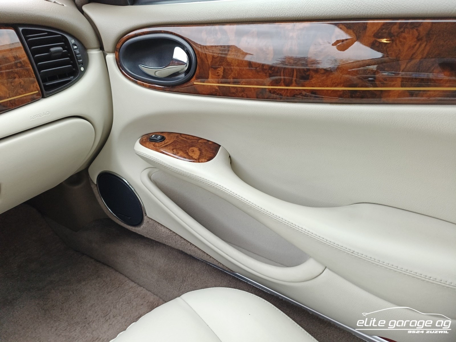 DAIMLER V8 4.0 S/C-image-14