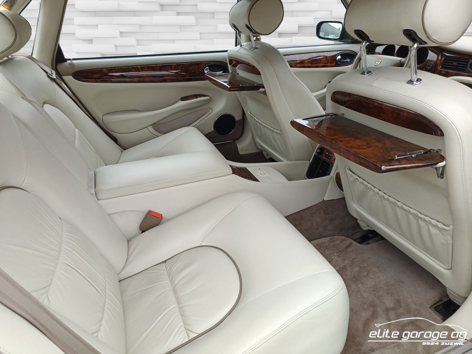 DAIMLER V8 4.0 S/C-image-13