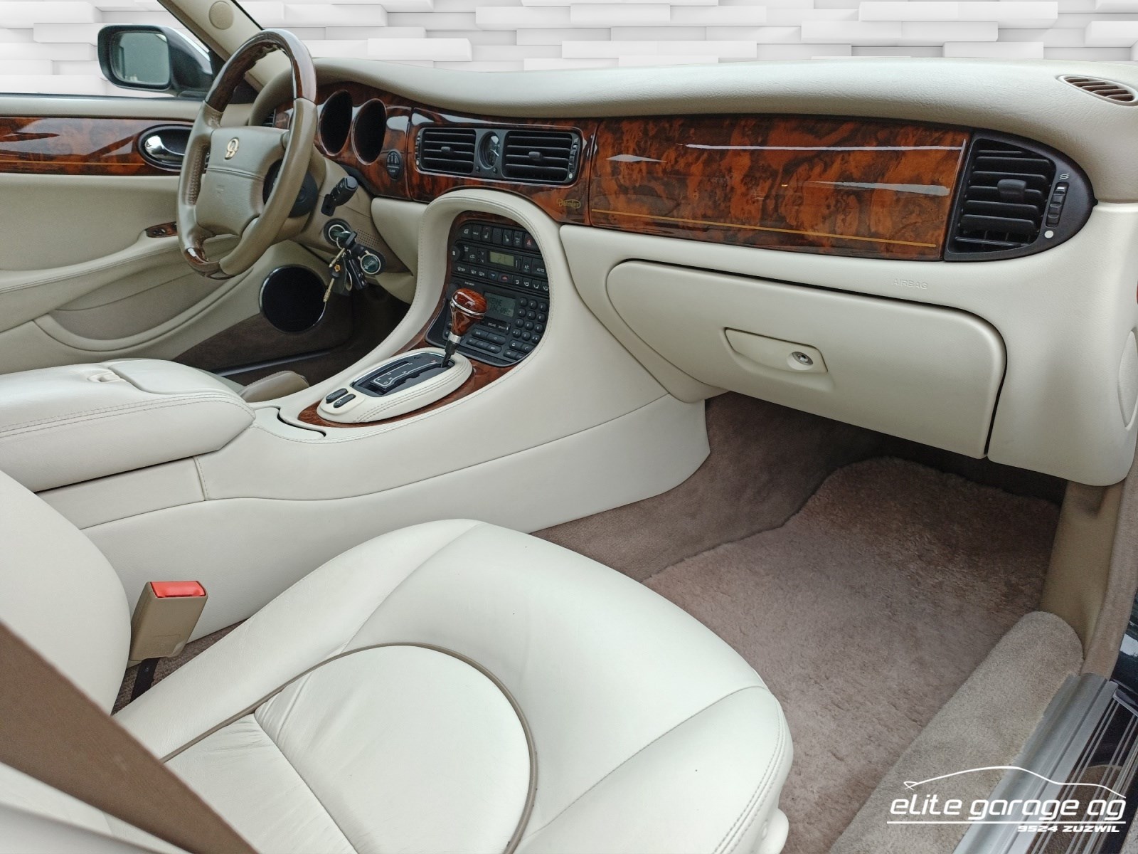 DAIMLER V8 4.0 S/C-image-11