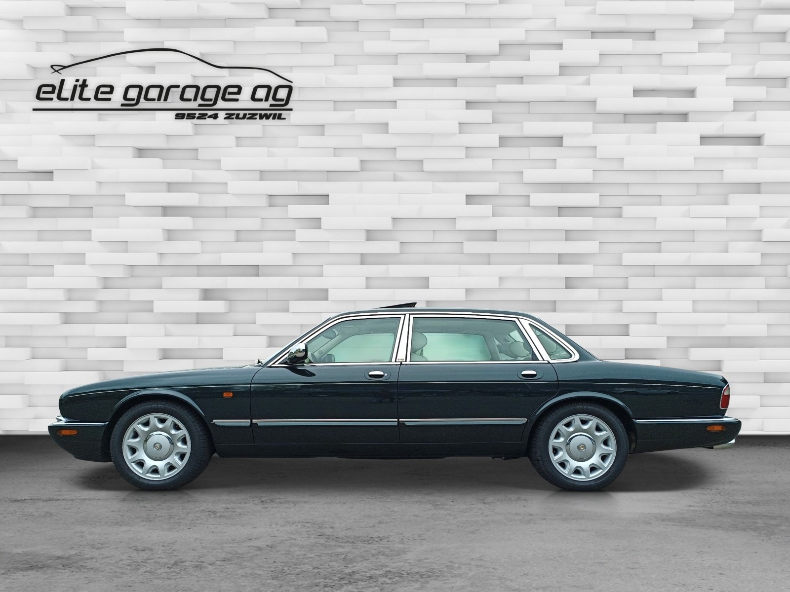 DAIMLER V8 4.0 S/C-image-4