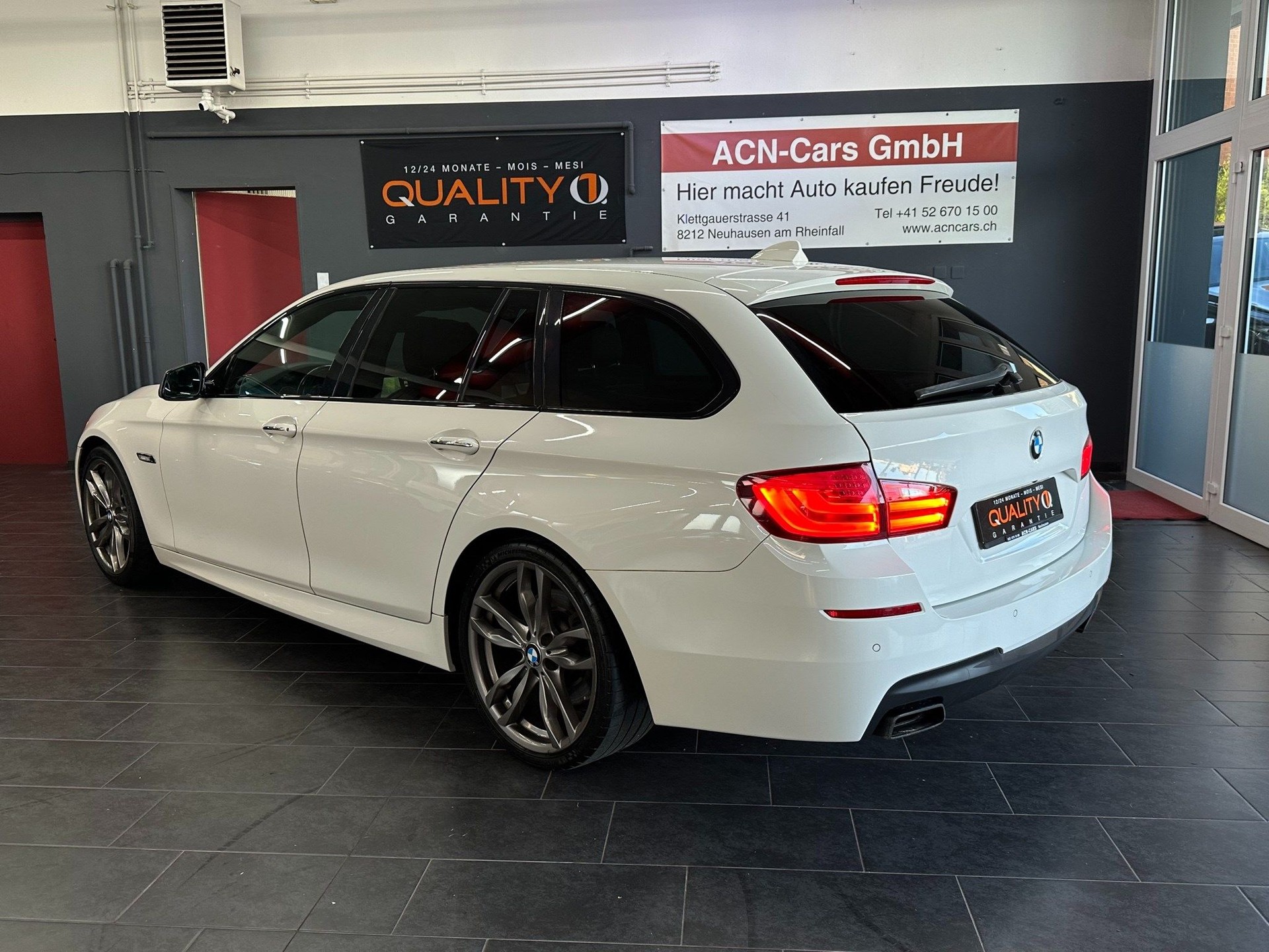 BMW M550 d xDrive Touring Steptronic-image-2