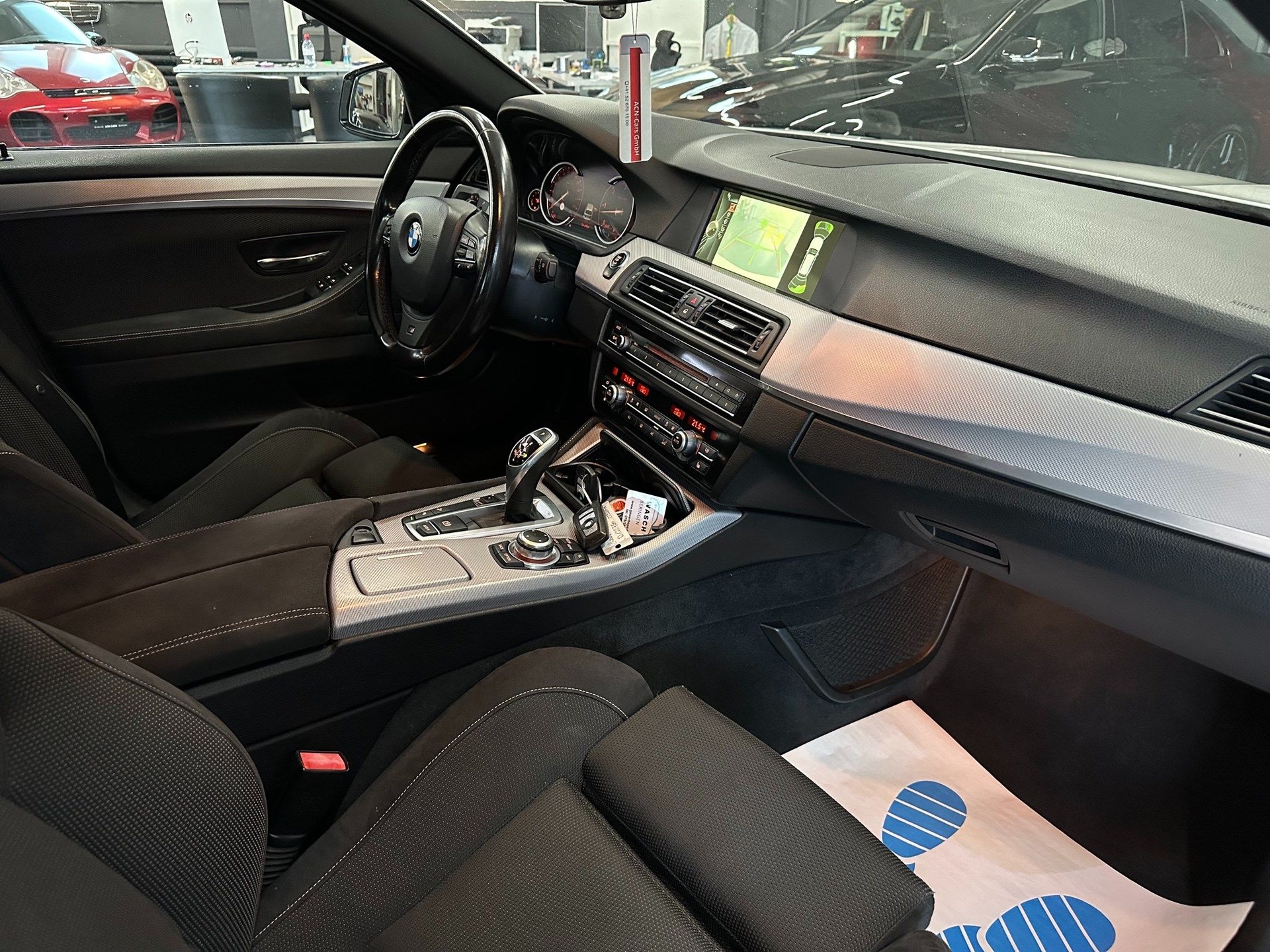 BMW M550 d xDrive Touring Steptronic-image-7