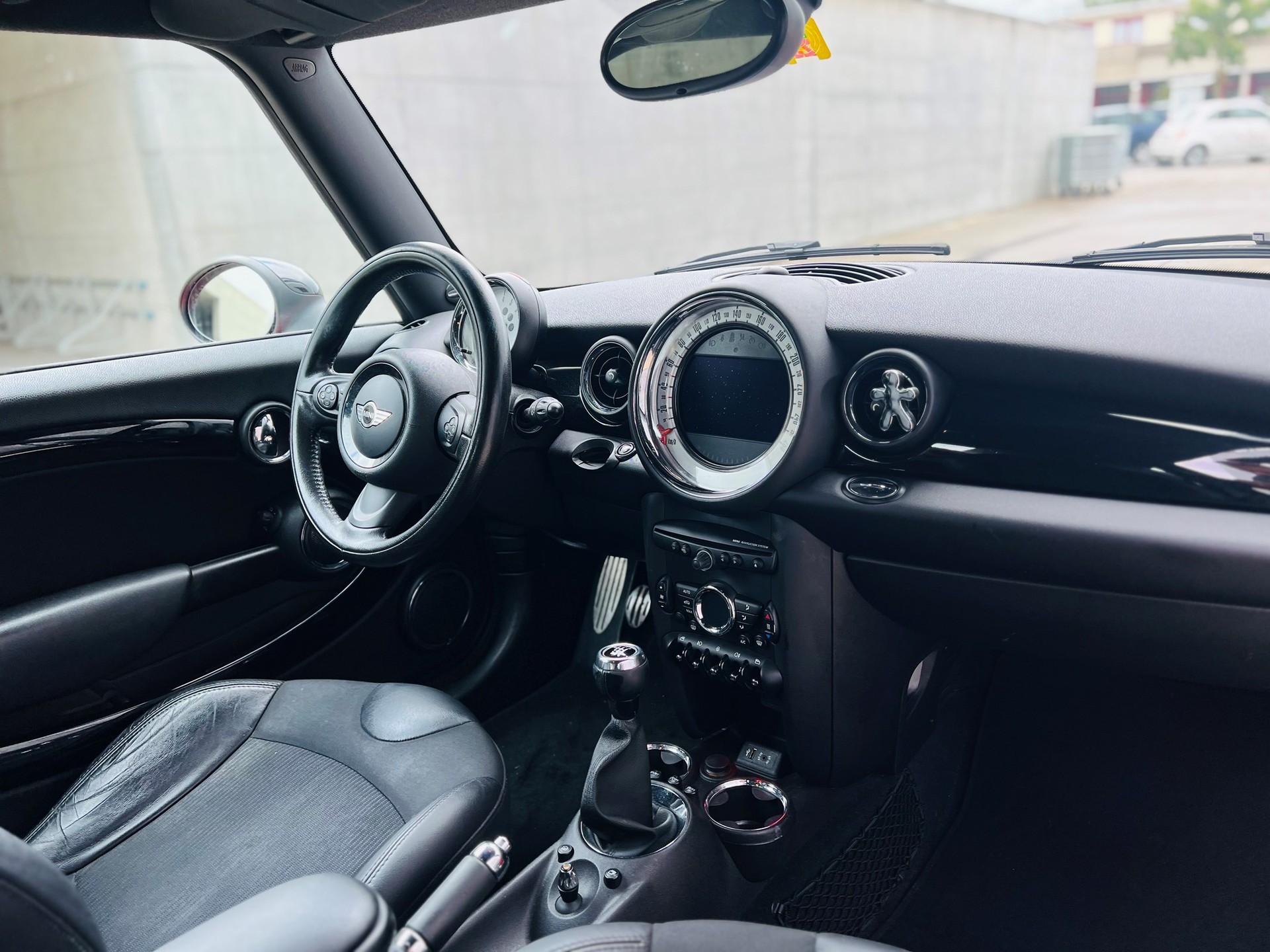 MINI Cooper S-image-6