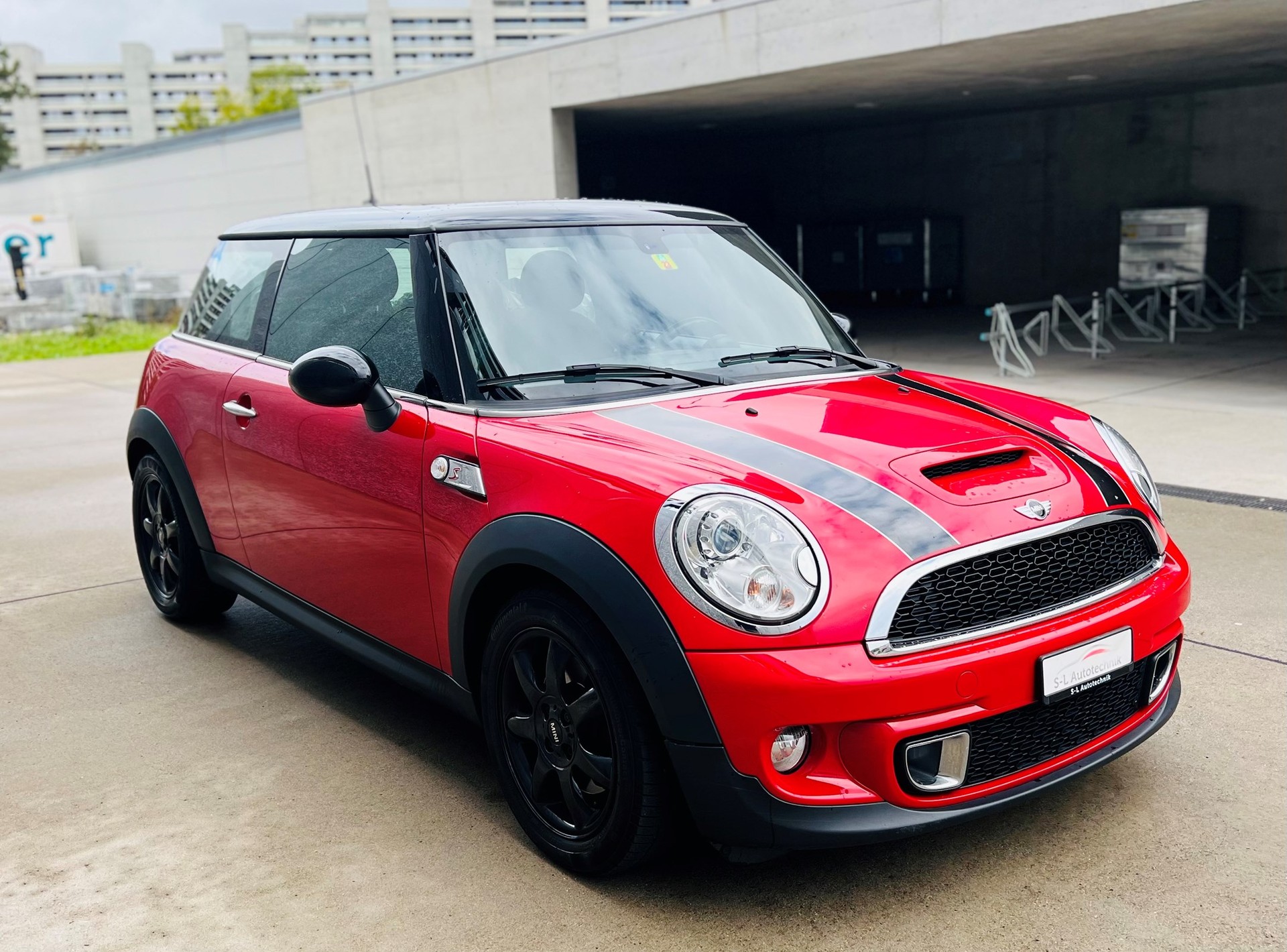 MINI Cooper S-image-2