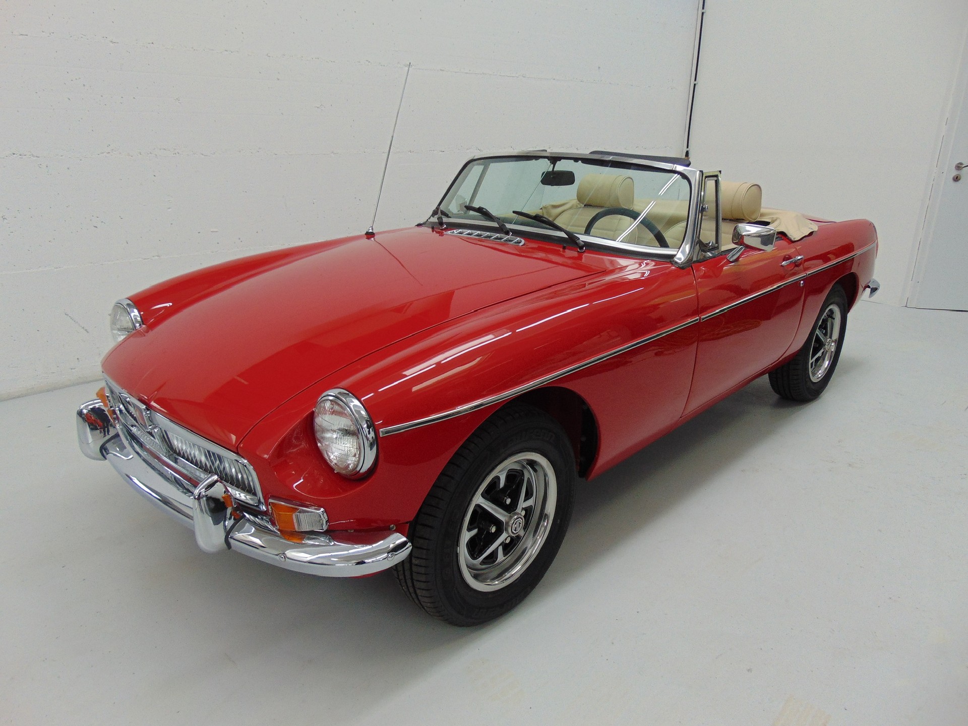MG MGB-image-0
