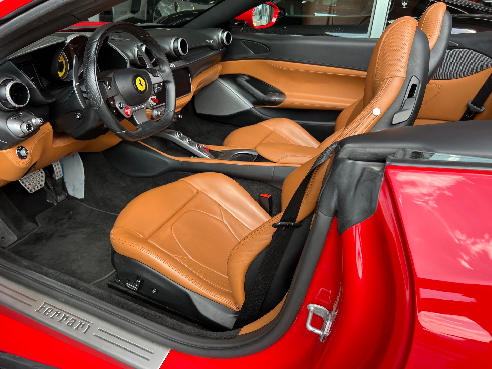 FERRARI Portofino 3.9 V8 T-image-4