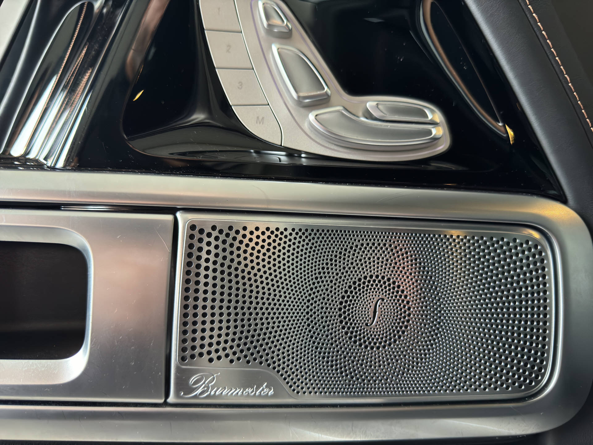 MERCEDES-BENZ G 63 AMG-image-11