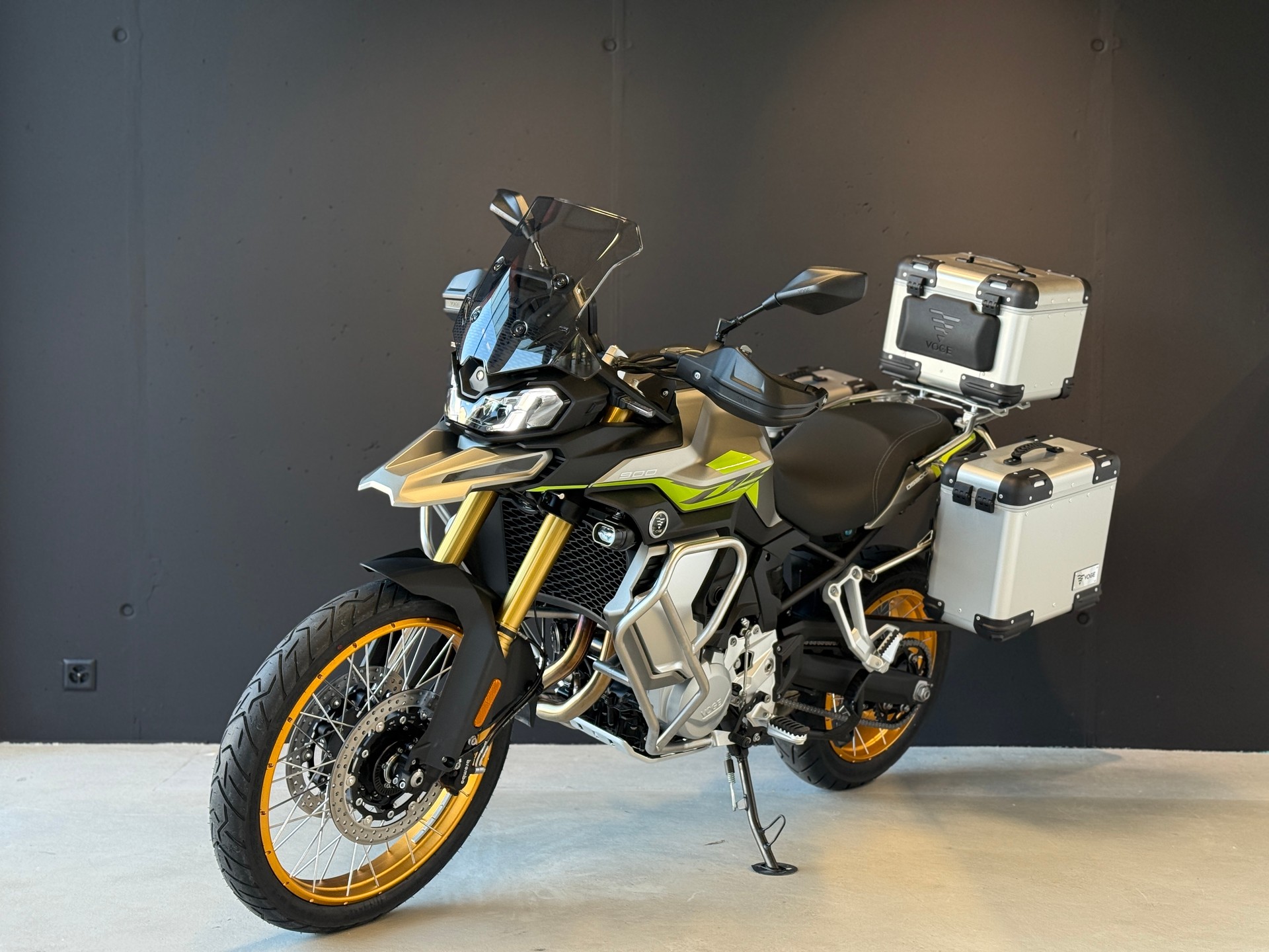 VOGE DS 900 X 35kw-showroom-element-2