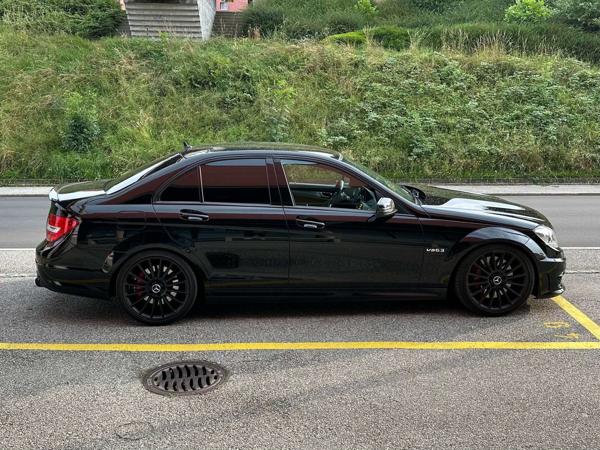 MERCEDES-BENZ C 63 AMG Avantgarde Speedshift MCT-image-2
