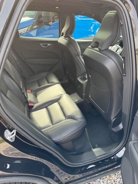 VOLVO XC60 T6 eAWD PluginHybrid Black Edition-image-10