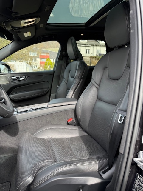 VOLVO XC60 T6 eAWD PluginHybrid Black Edition-image-7