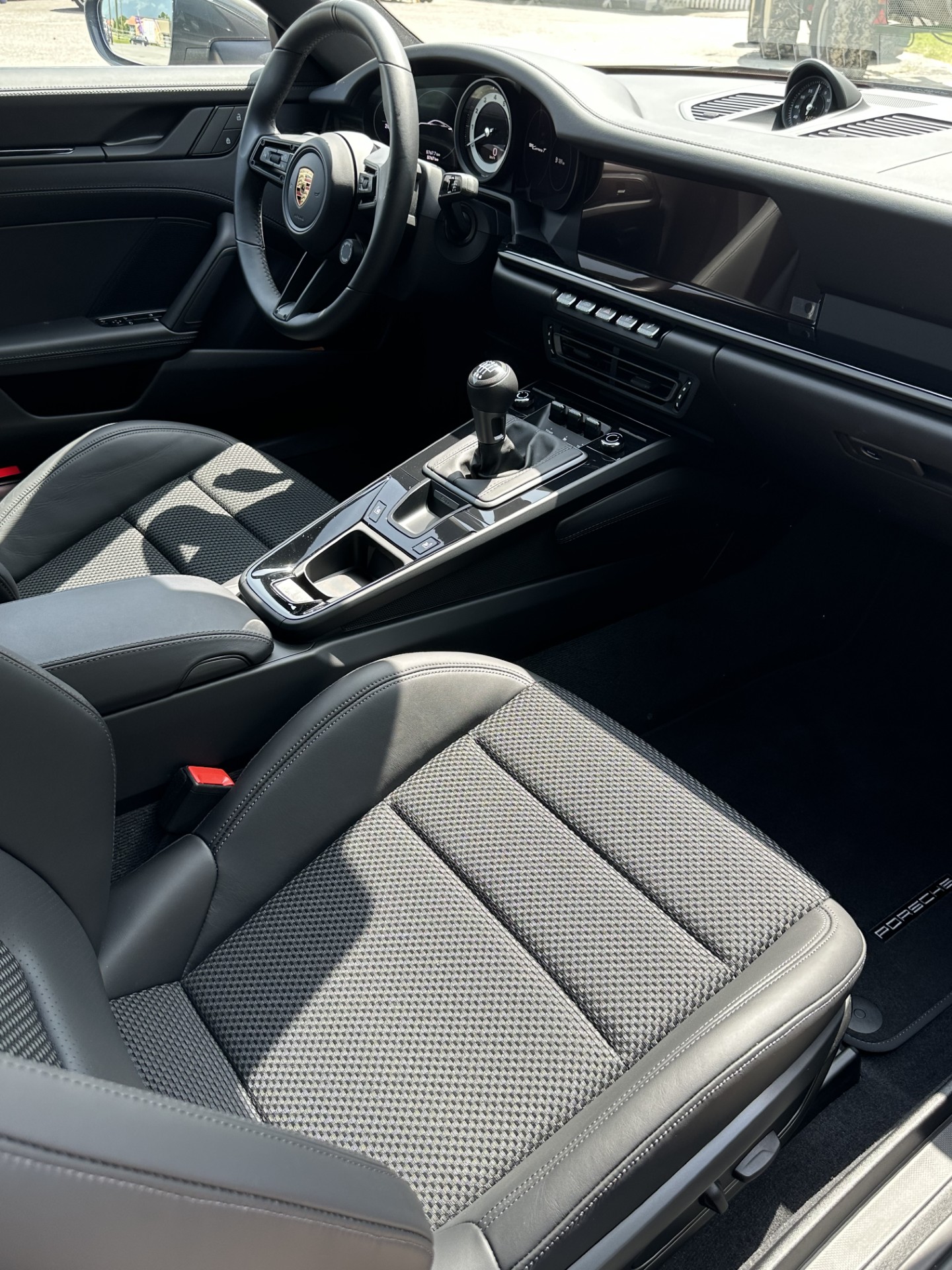 PORSCHE 911 Carrera T-image-10