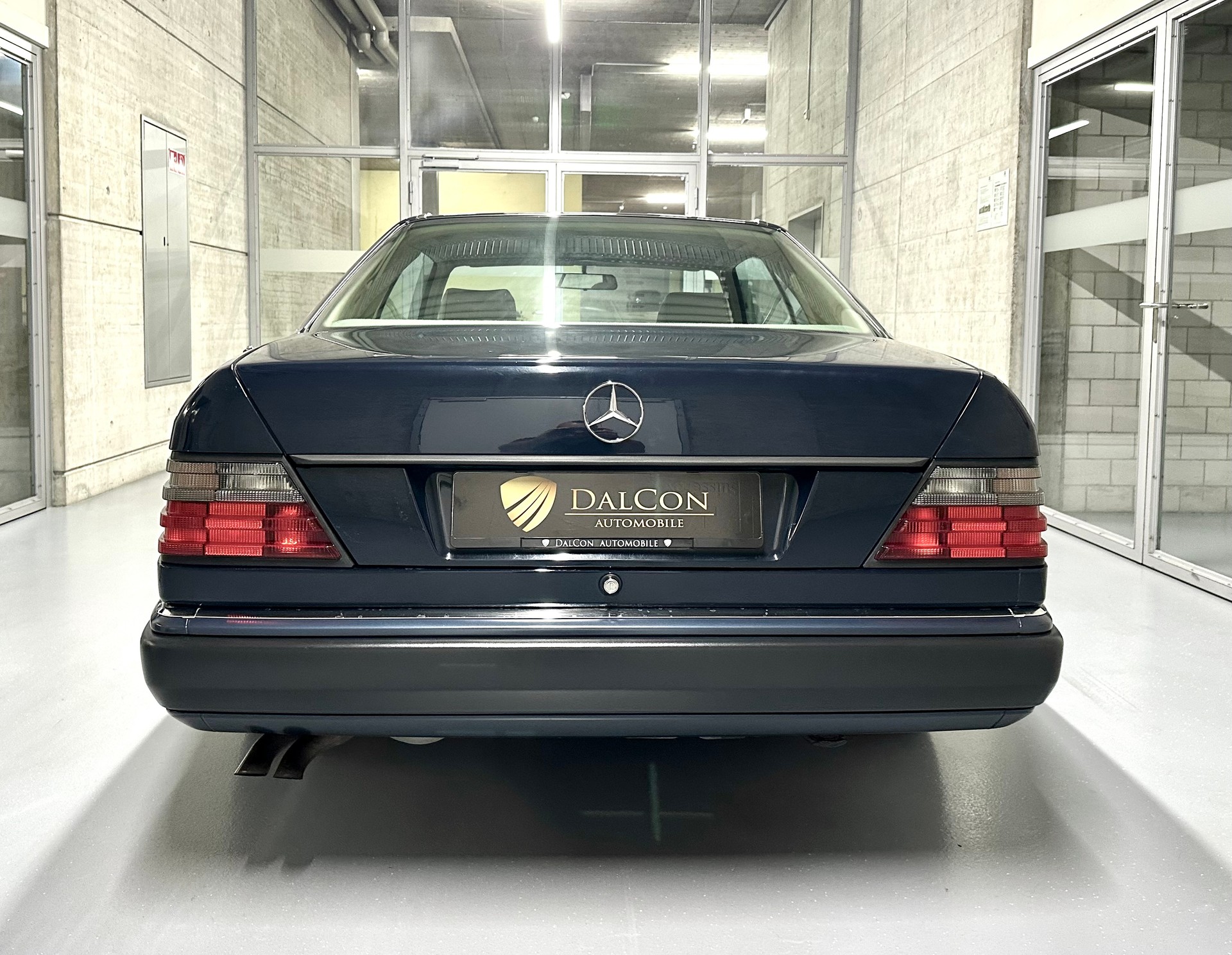MERCEDES-BENZ 300 CE-image-8