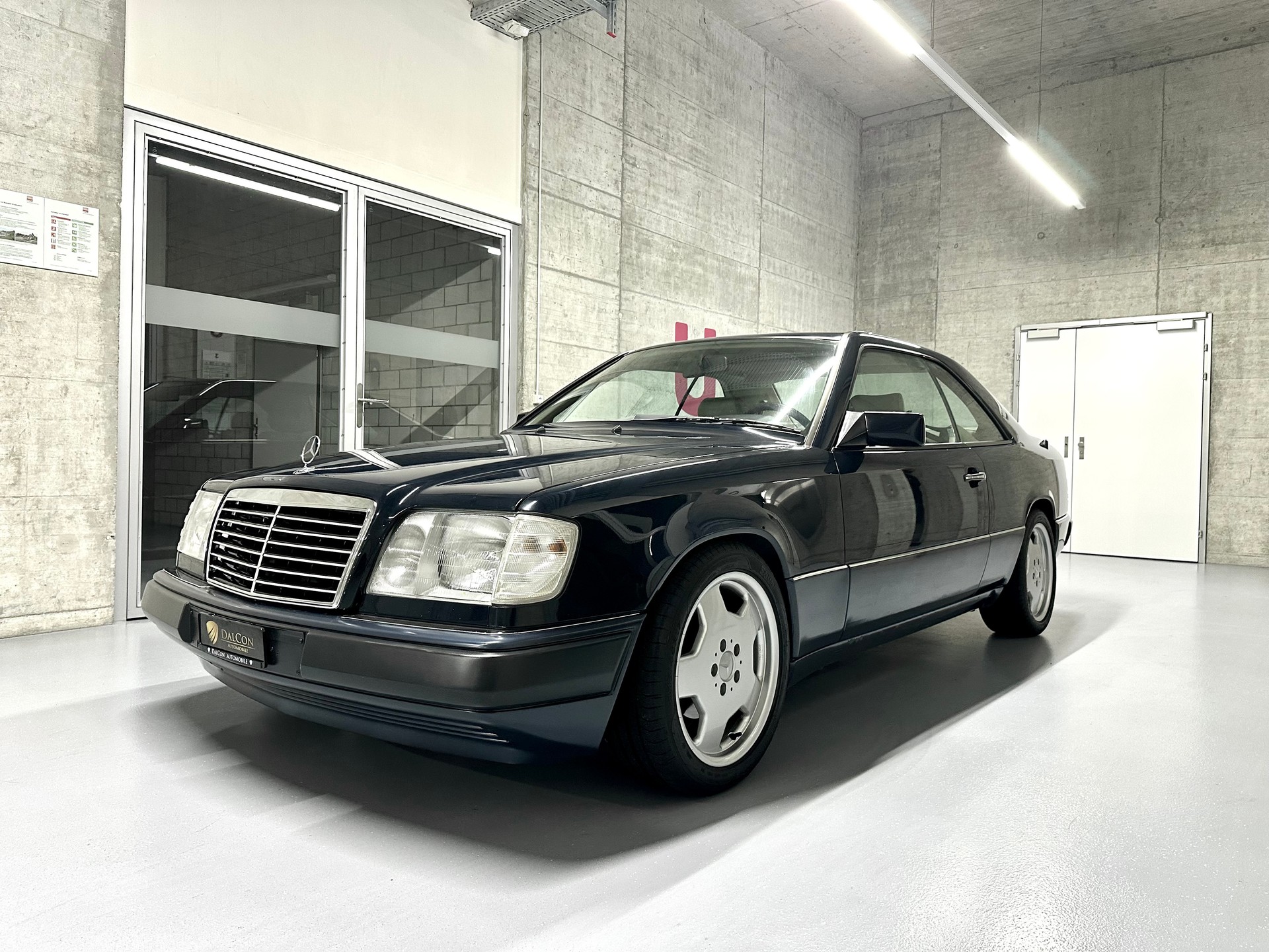 MERCEDES-BENZ 300 CE