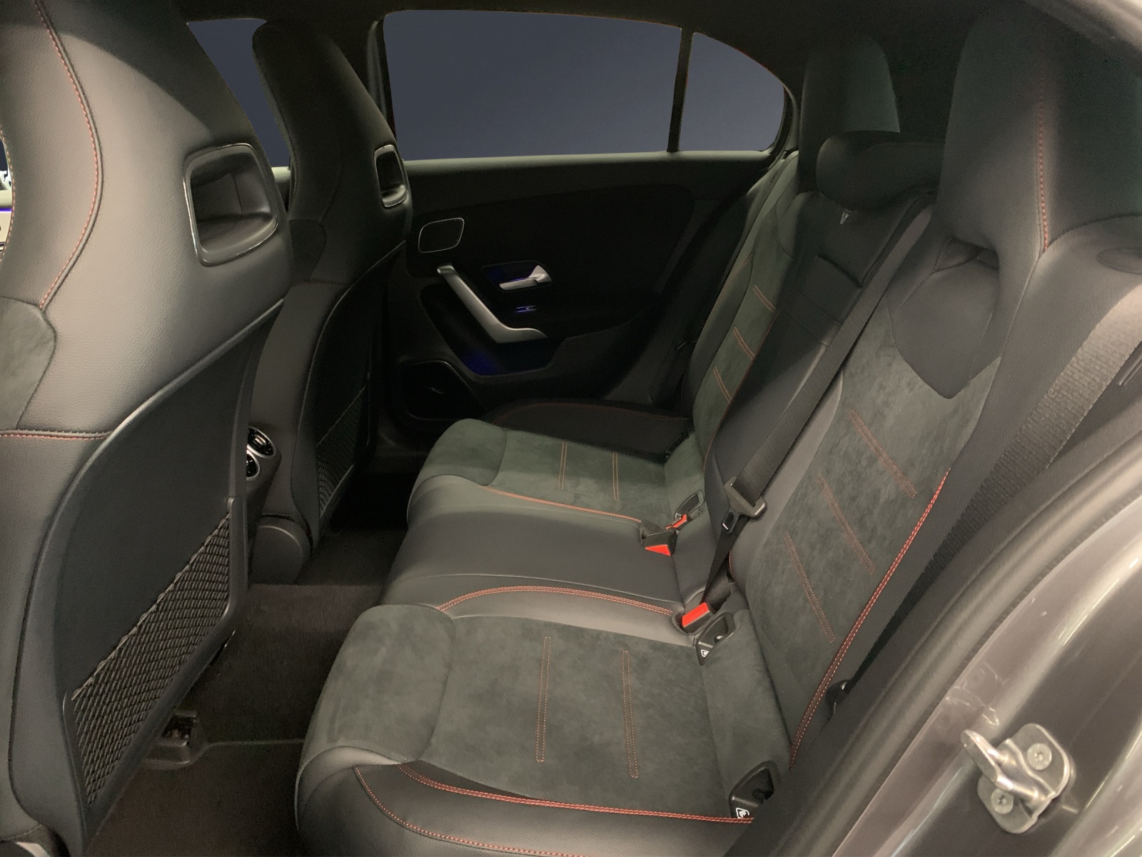 MERCEDES-BENZ A AMG 35 4MATIC-image-10