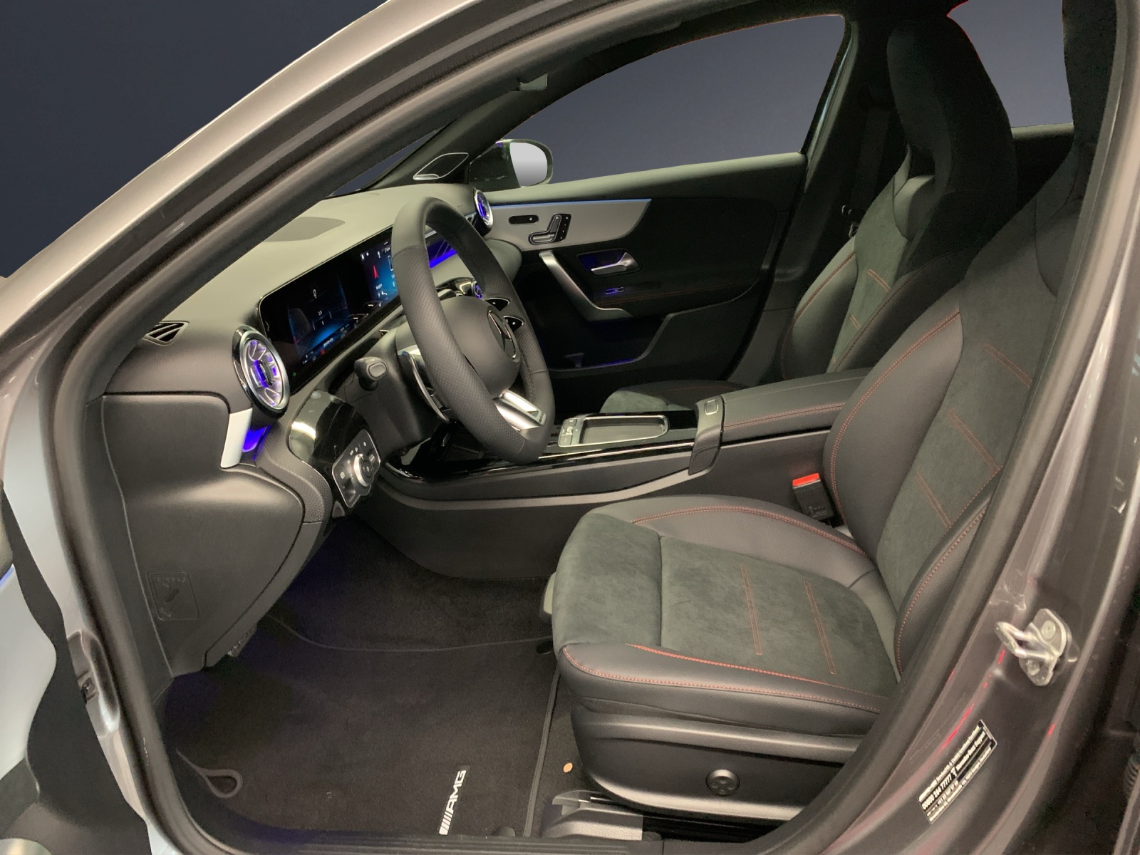 MERCEDES-BENZ A AMG 35 4MATIC-image-6