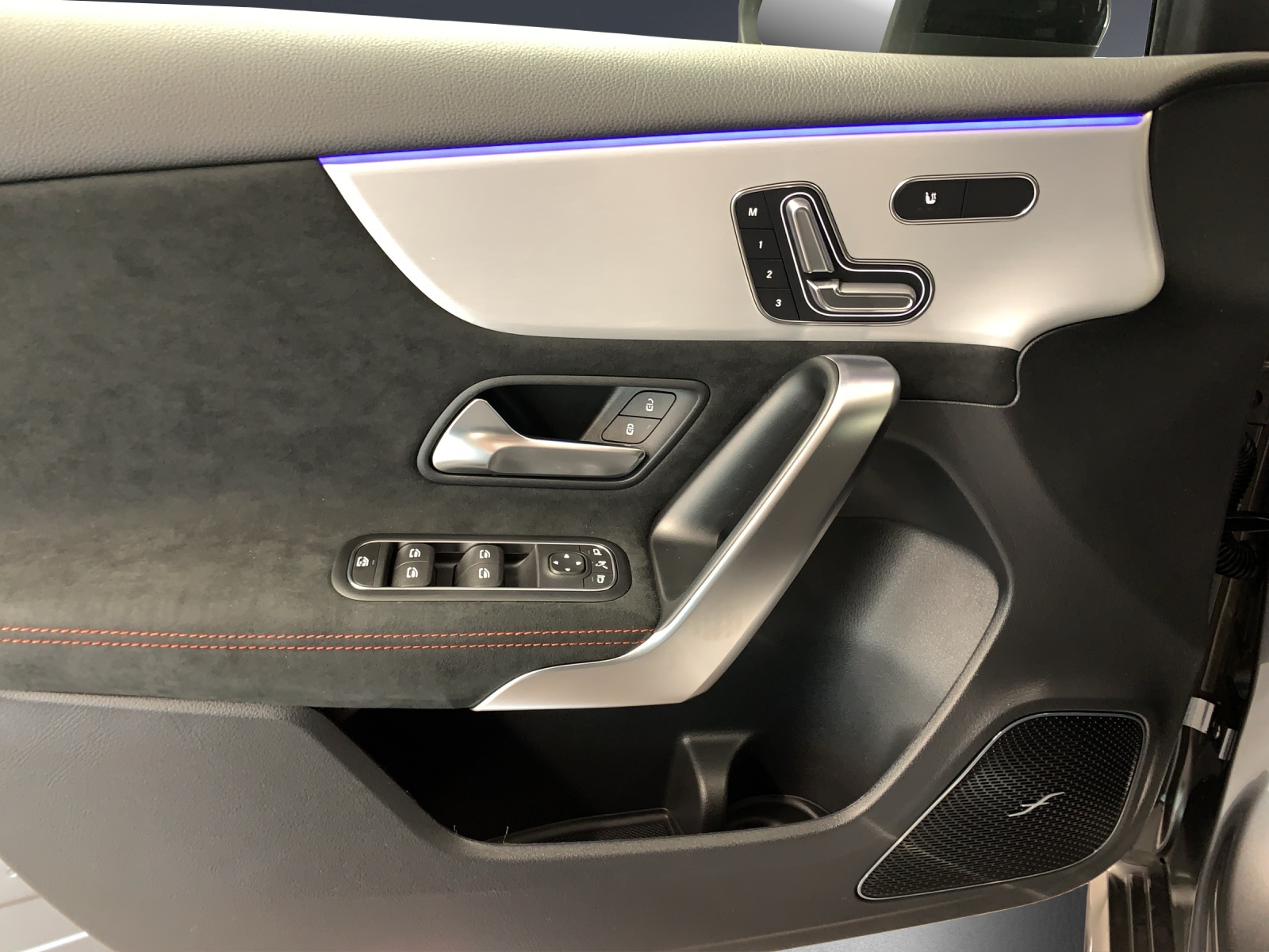 MERCEDES-BENZ A AMG 35 4MATIC-image-5