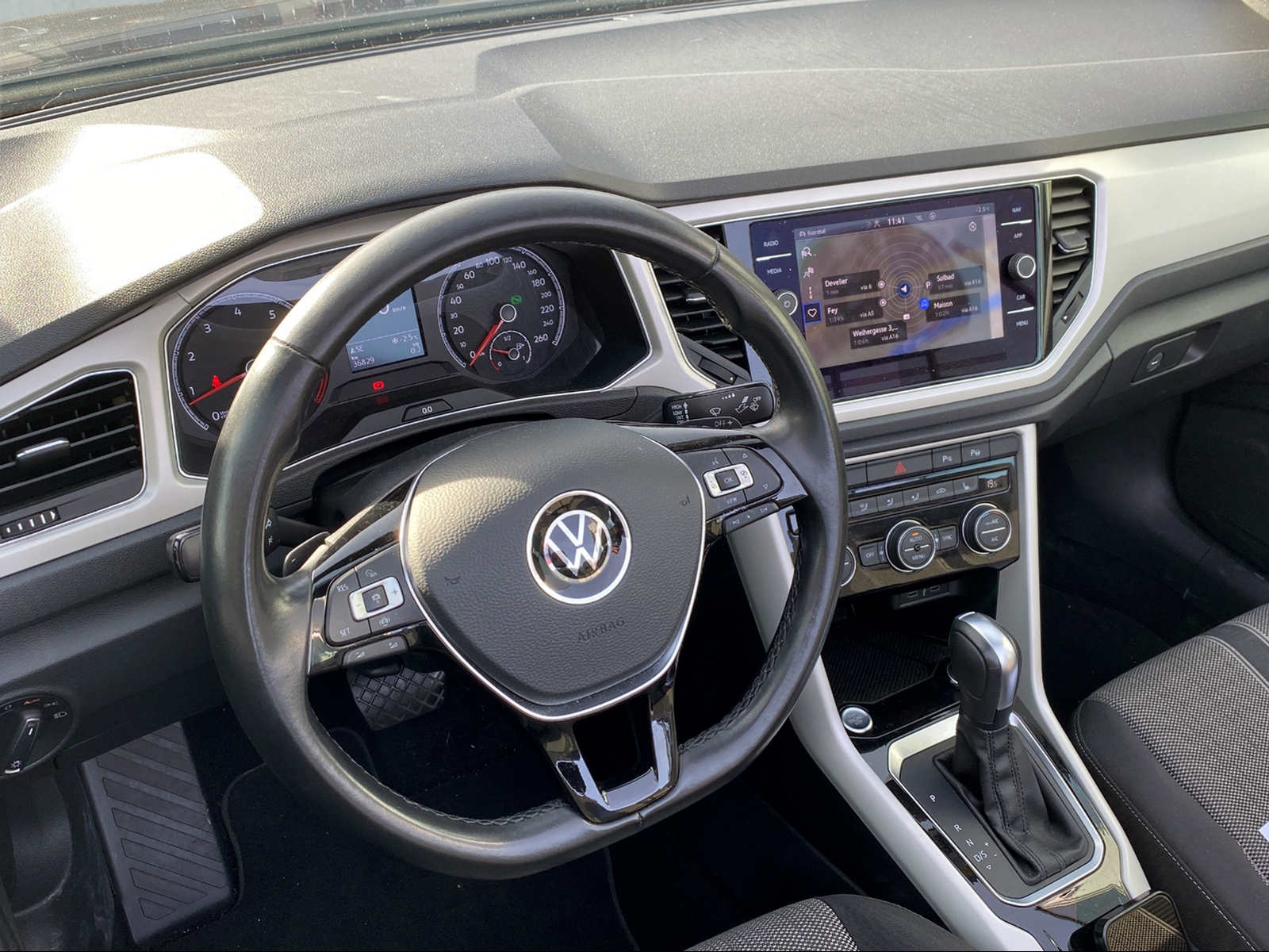 VW T-Roc Cabriolet 1.5 TSI EVO Advance DSG-image-2