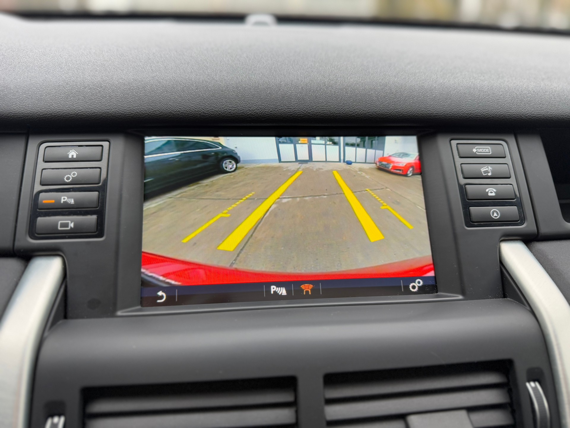 LAND ROVER Discovery Sport 2.0 Si4 HSE AT9-image-17