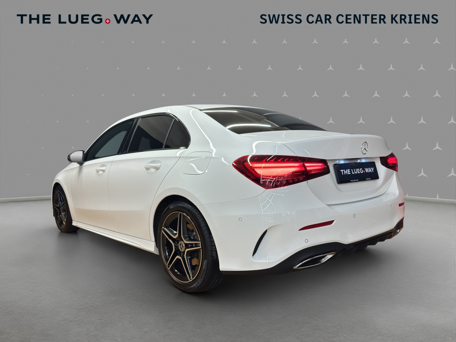 MERCEDES-BENZ A 200 - AMG / Rückfahrkamera / Sitzheizung / Lenkradheizung-image-2