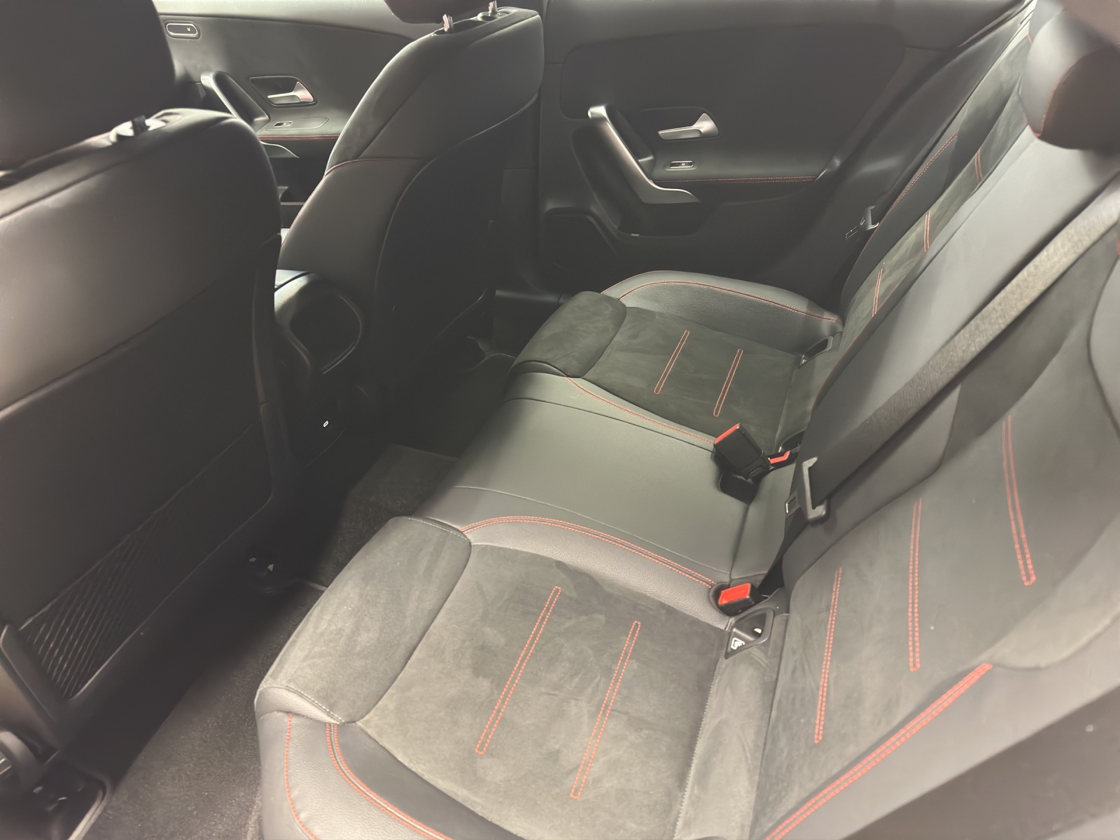 MERCEDES-BENZ A 200 - AMG / Rückfahrkamera / Sitzheizung / Lenkradheizung-image-14