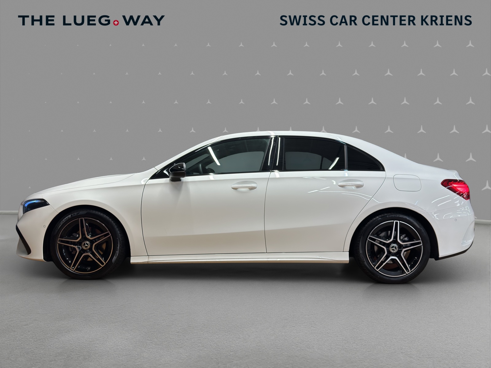 MERCEDES-BENZ A 200 - AMG / Rückfahrkamera / Sitzheizung / Lenkradheizung-image-1